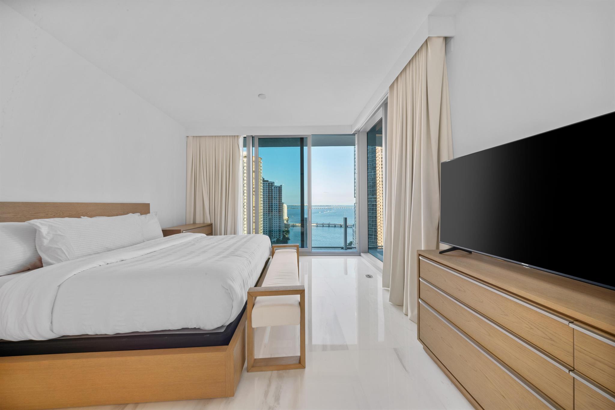 300 Biscayne Boulevard Way 2004