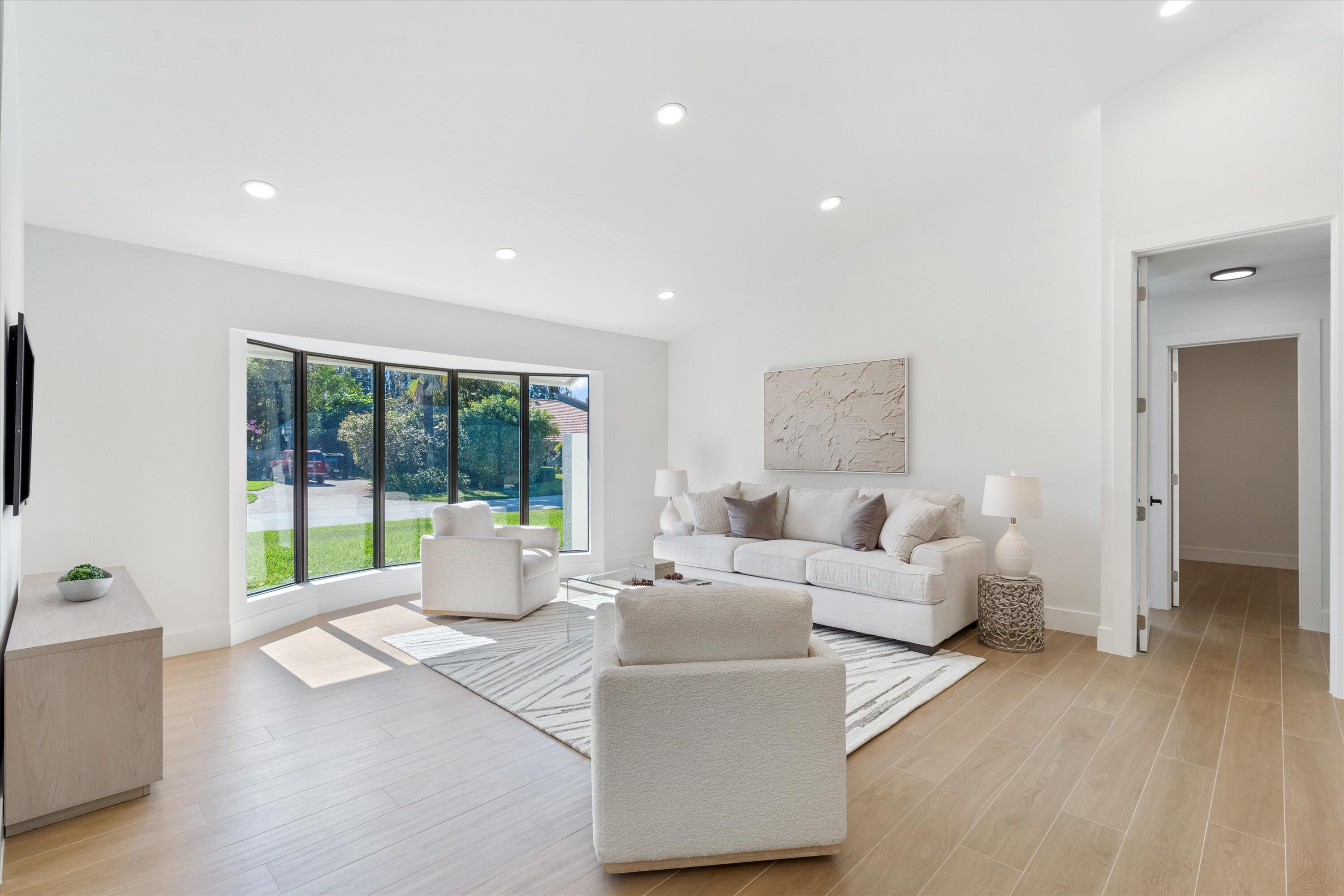 4543 Gleneagles Drive