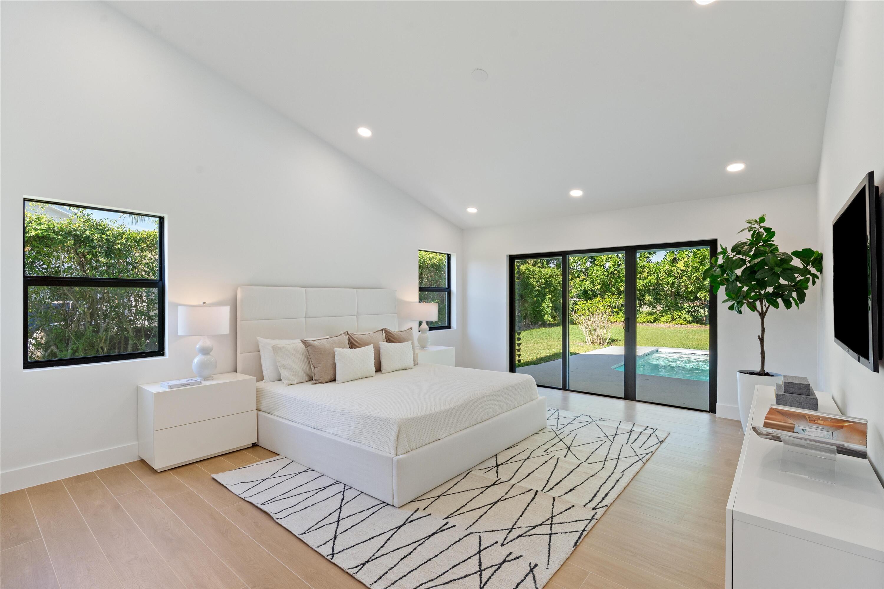 4543 Gleneagles Drive