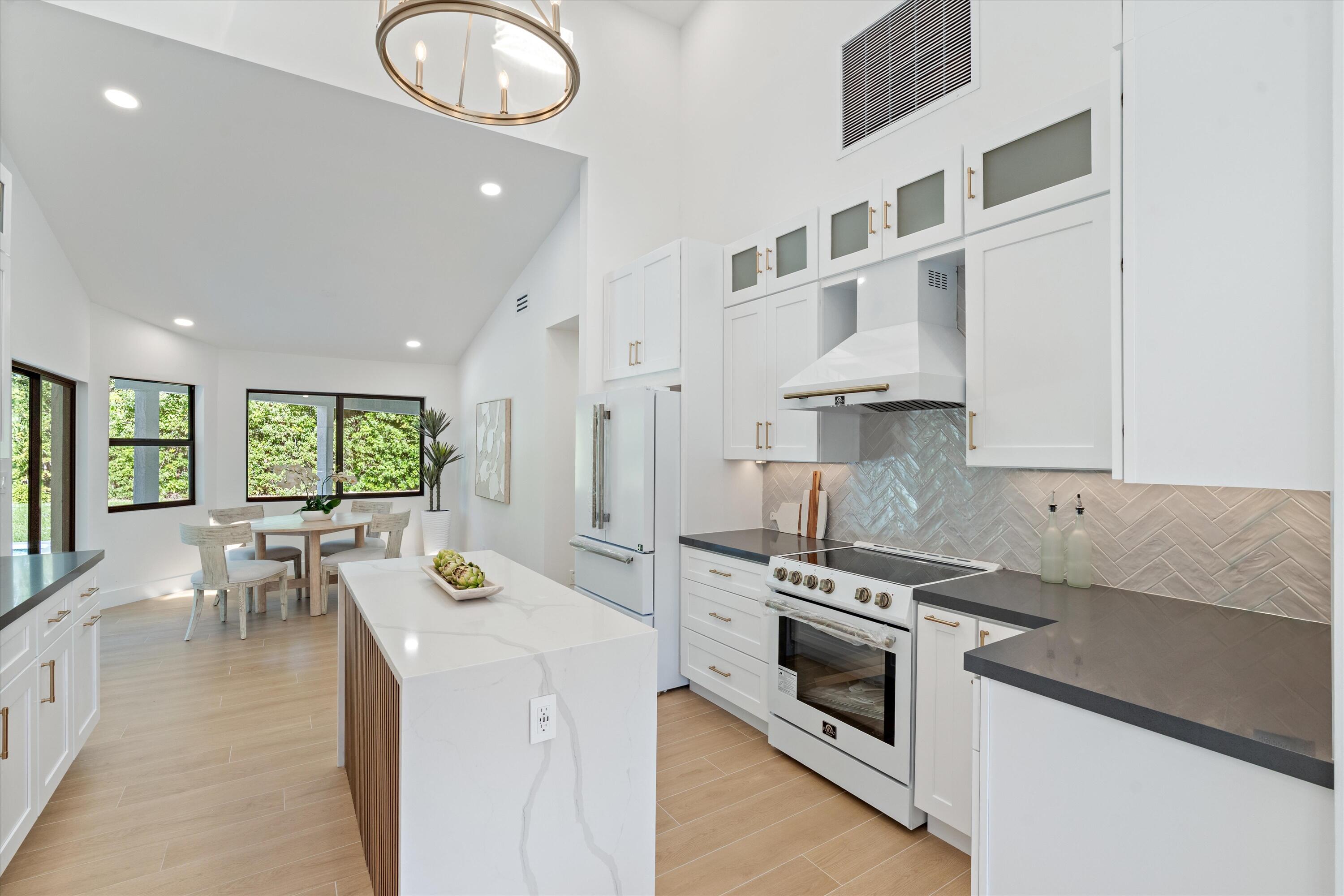 4543 Gleneagles Drive