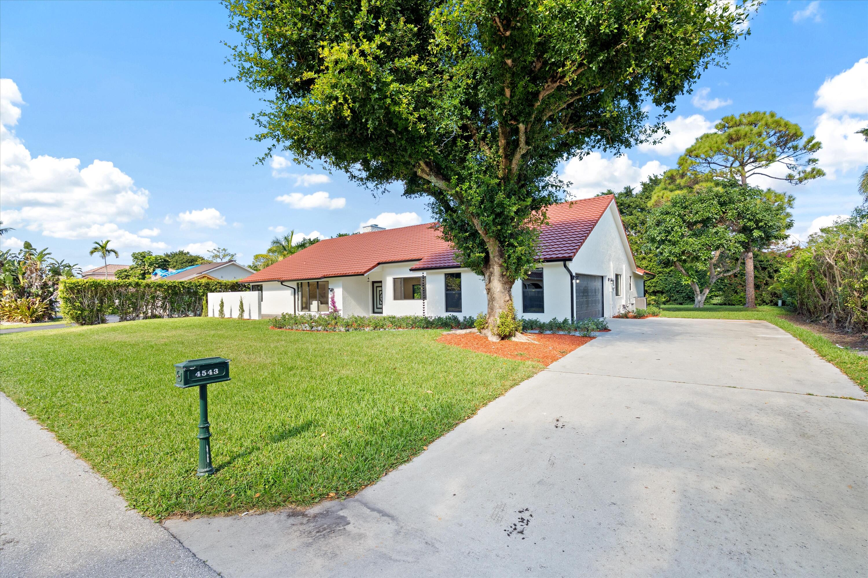 4543 Gleneagles Drive