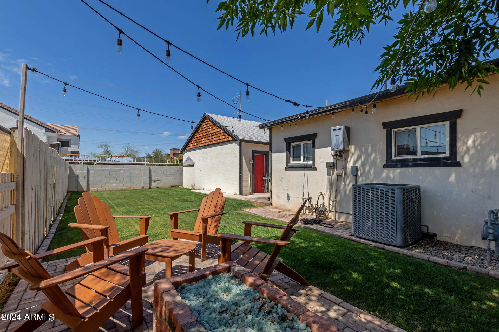 124 E VAUGHN Avenue
