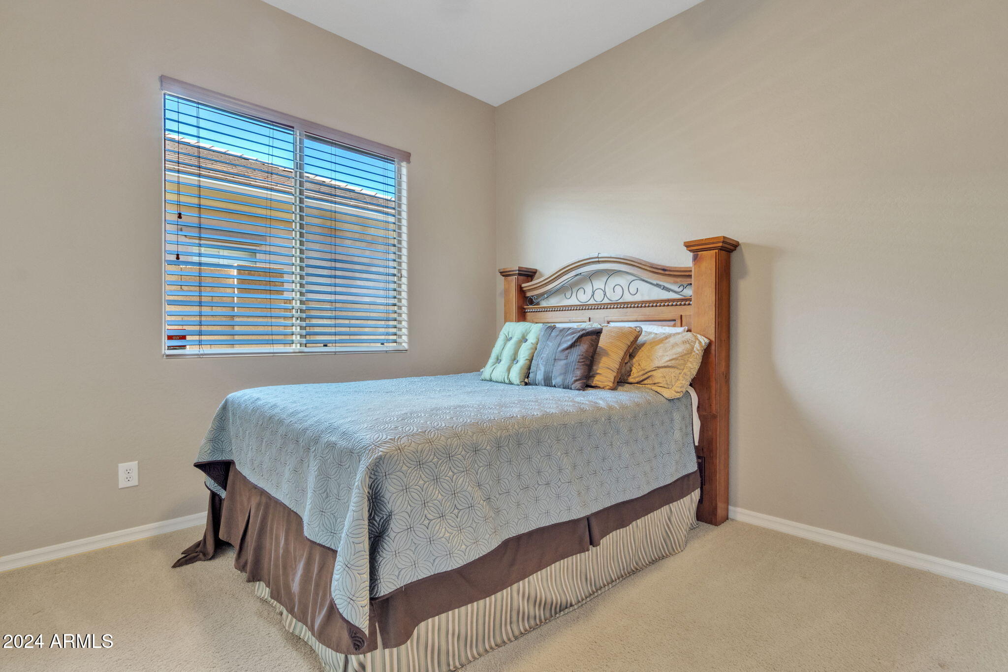 2739 E SOURWOOD Drive