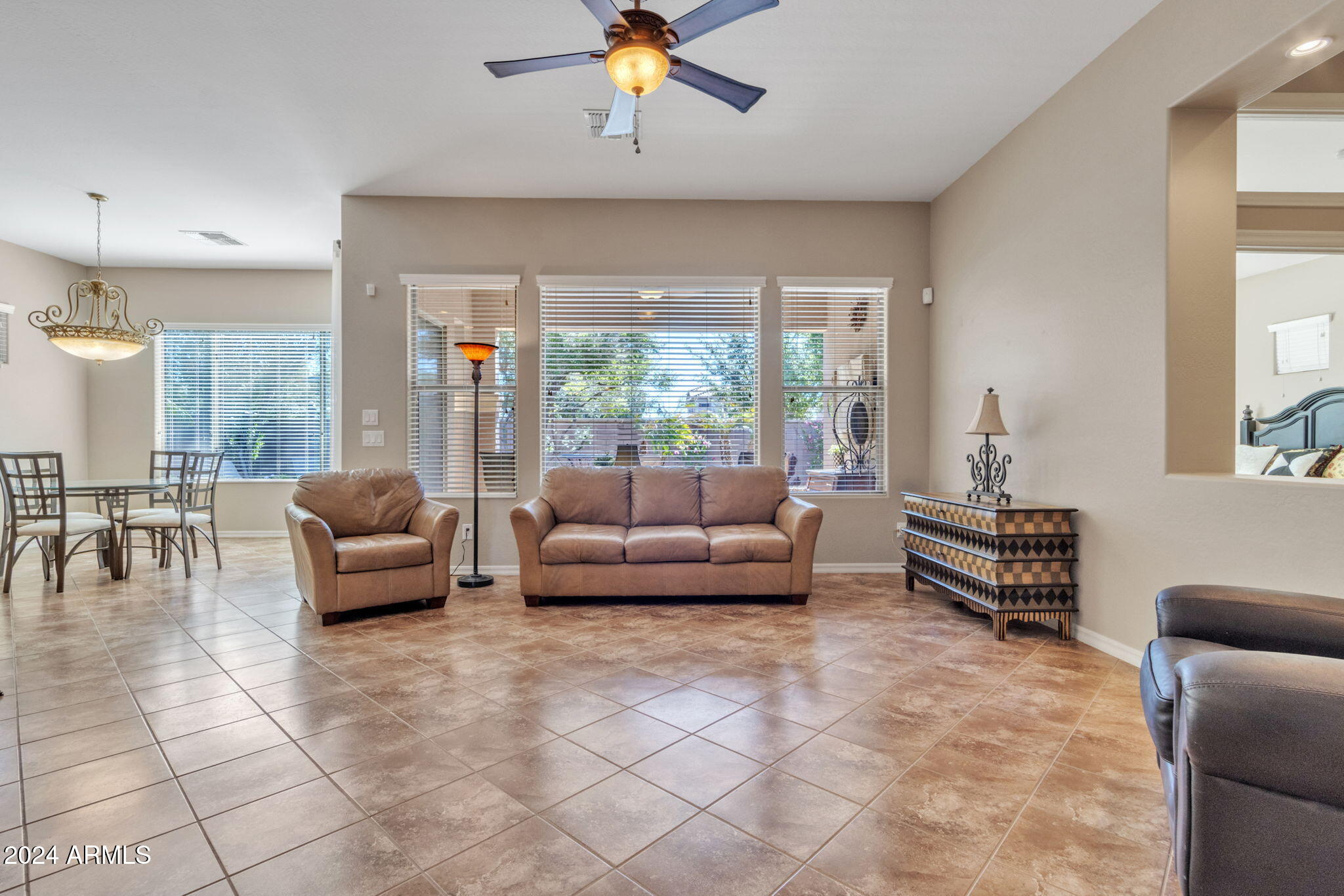 2739 E SOURWOOD Drive