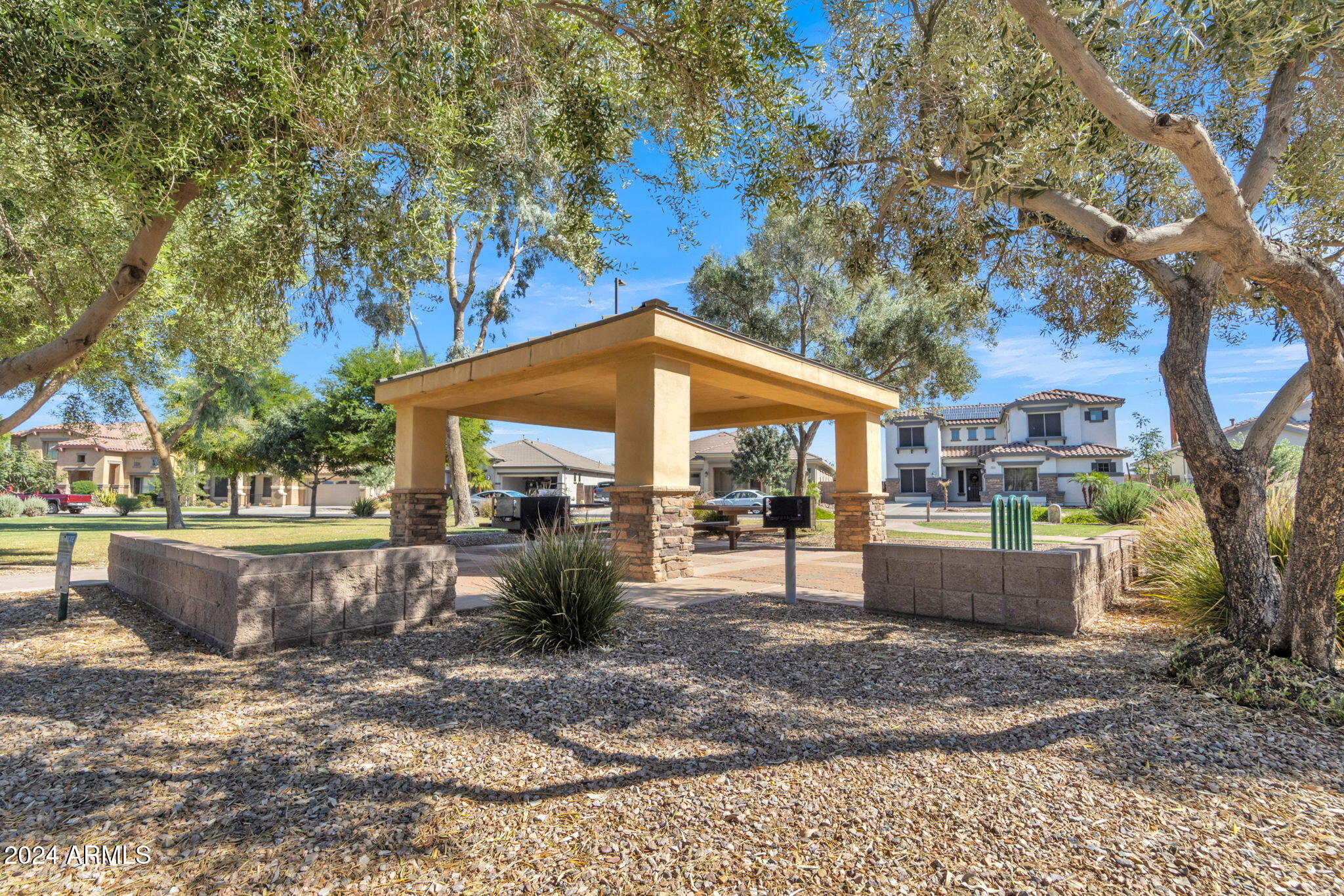 2739 E SOURWOOD Drive
