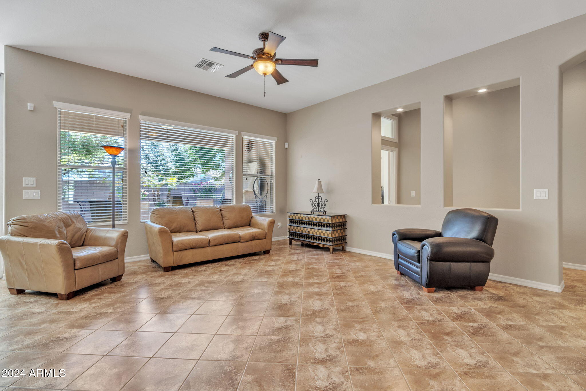 2739 E SOURWOOD Drive