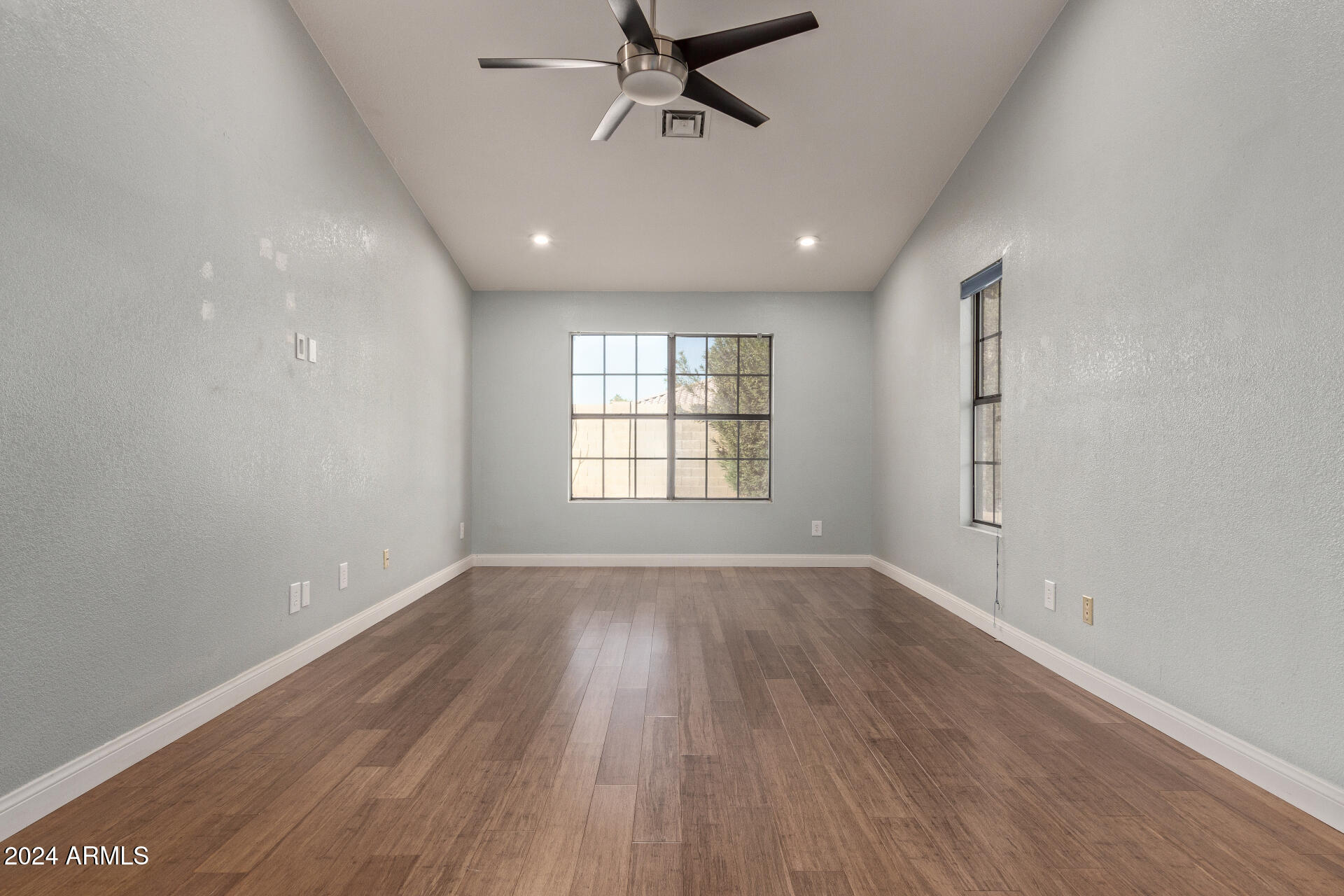 1920 E PALOMINO Drive