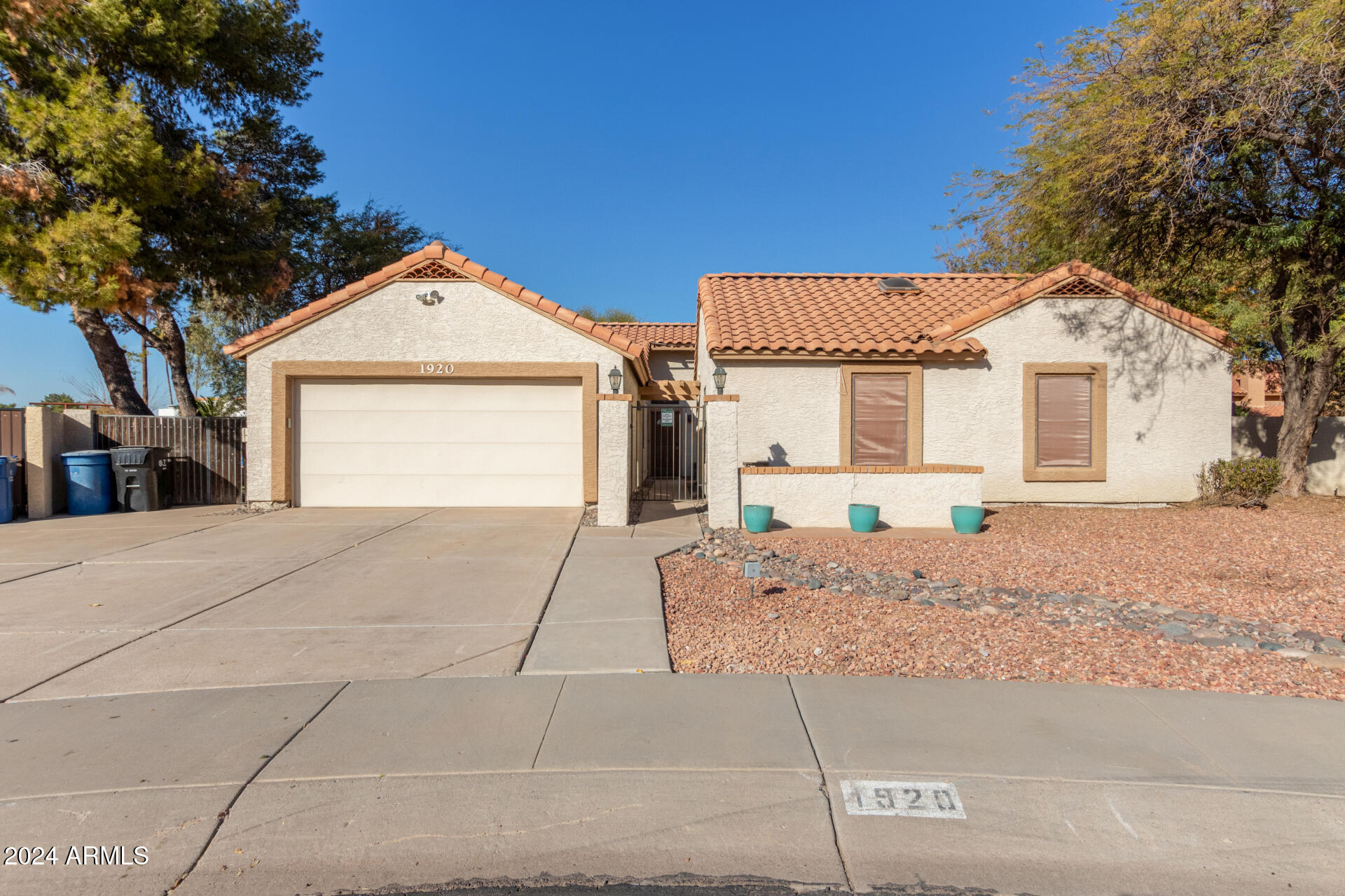 1920 E PALOMINO Drive