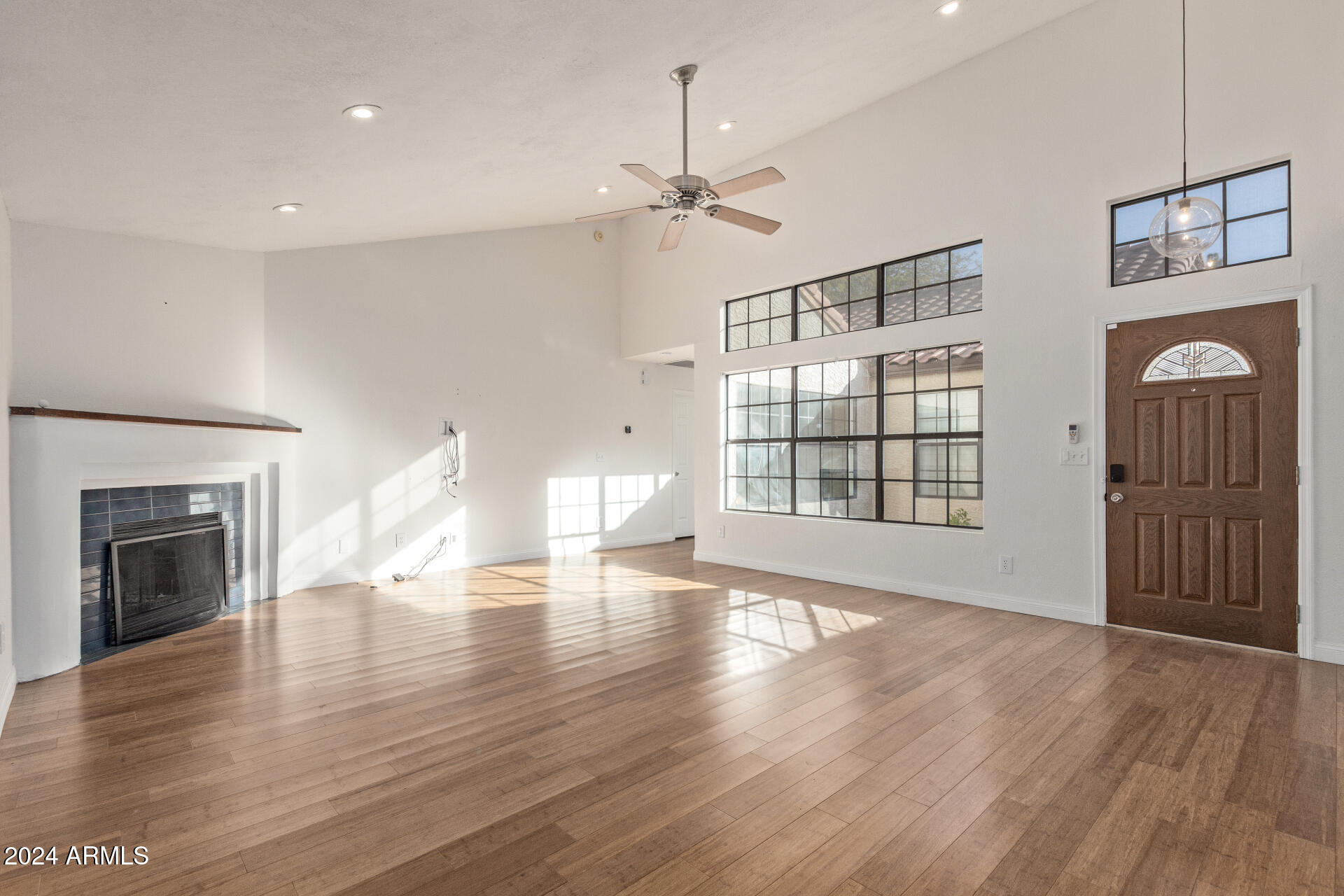 1920 E PALOMINO Drive