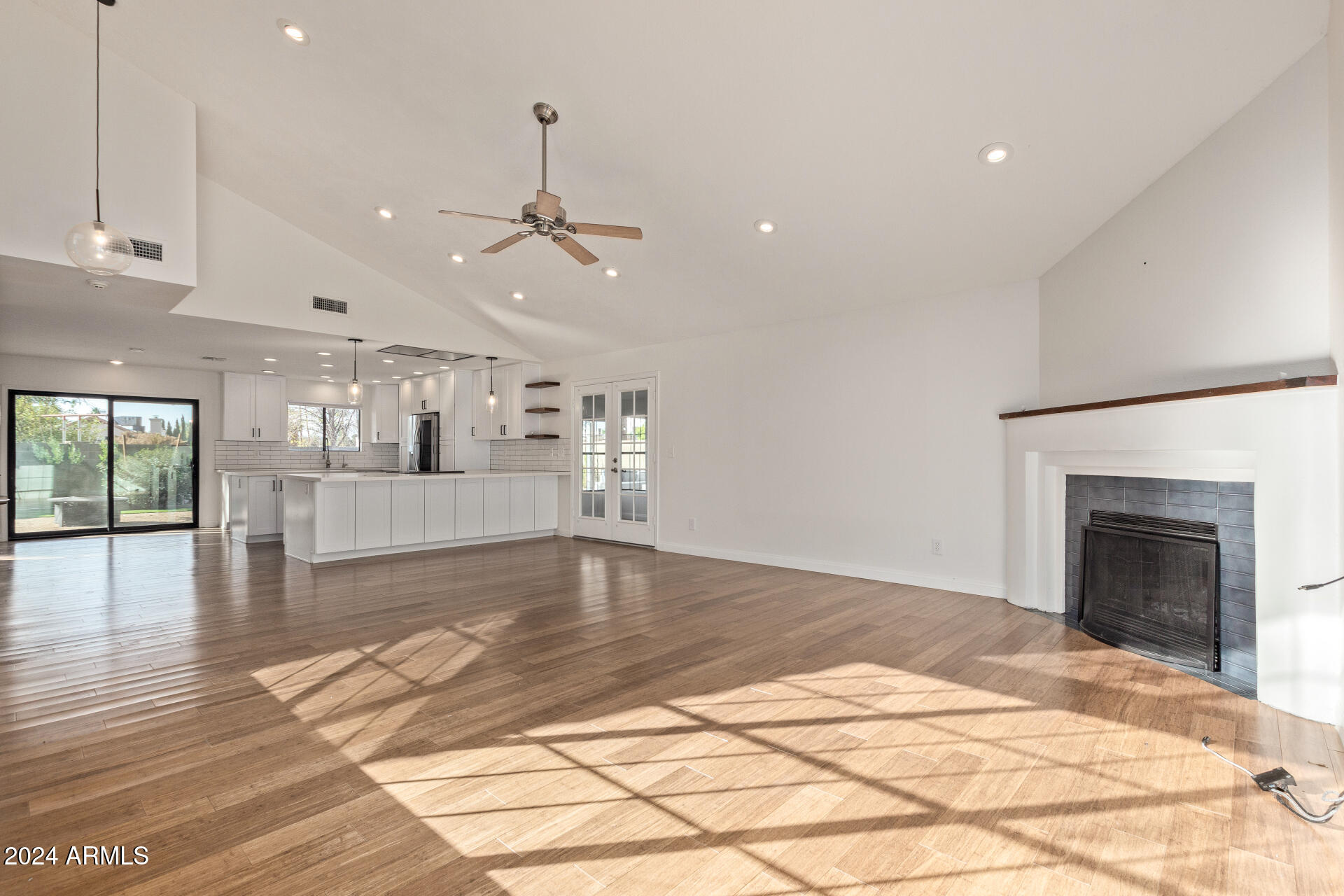 1920 E PALOMINO Drive