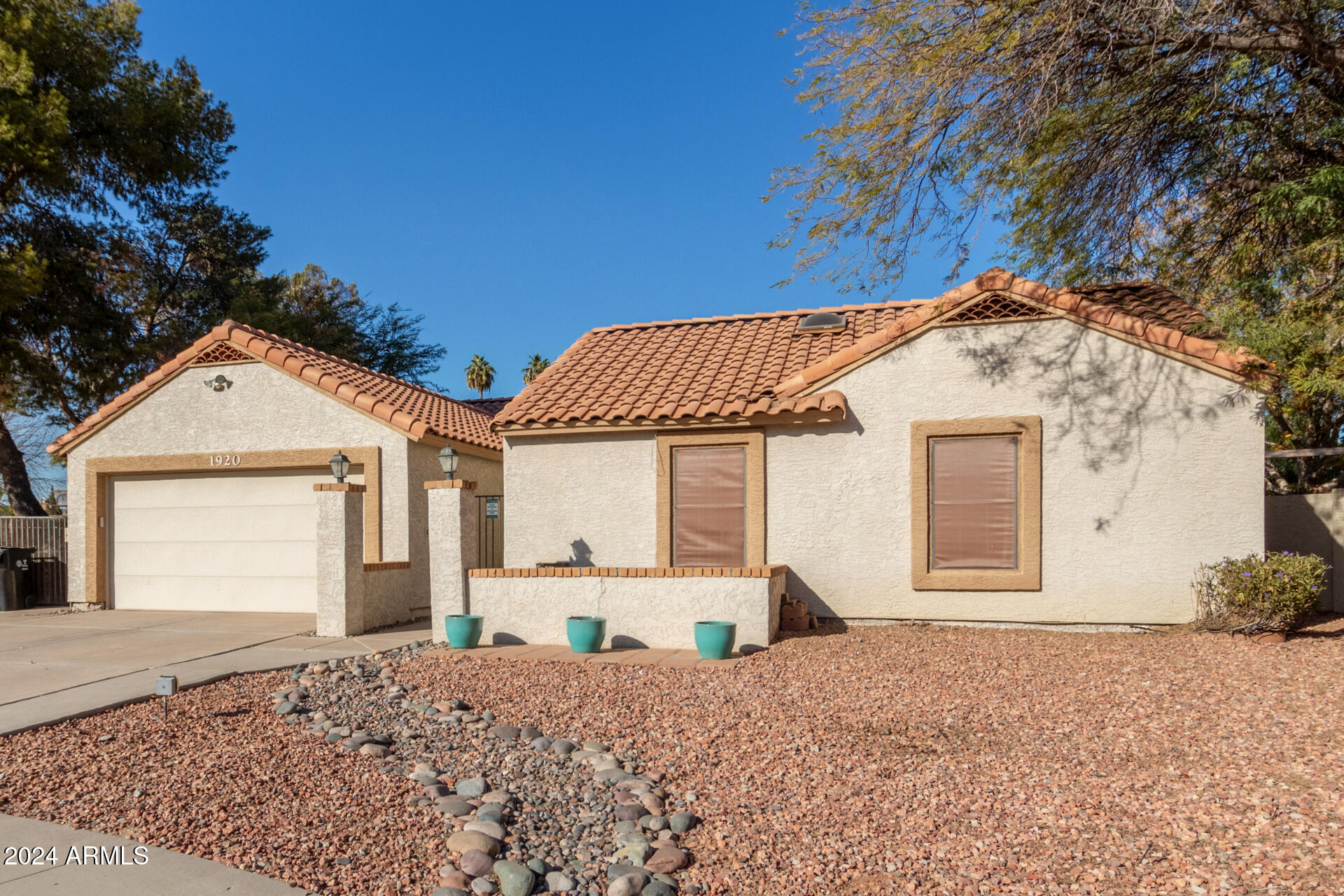 1920 E PALOMINO Drive