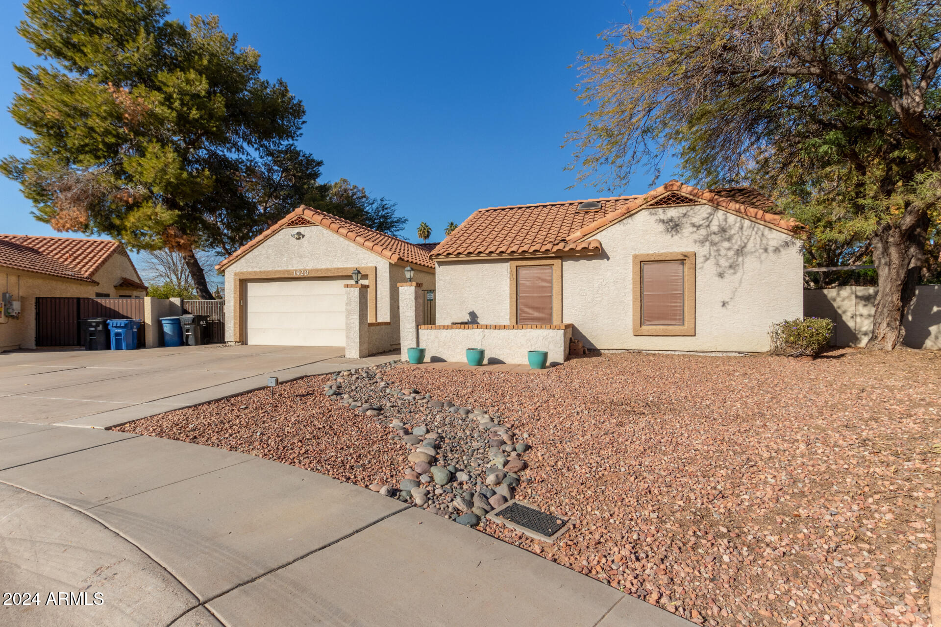 1920 E PALOMINO Drive