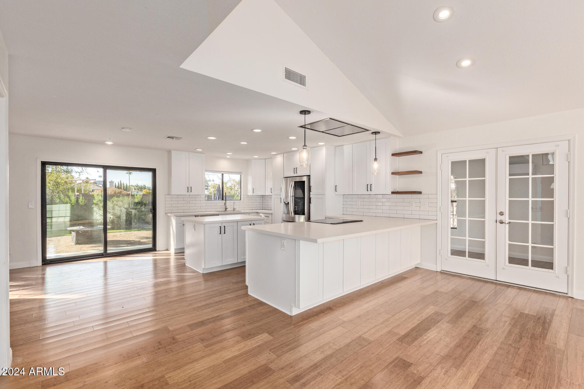 1920 E PALOMINO Drive