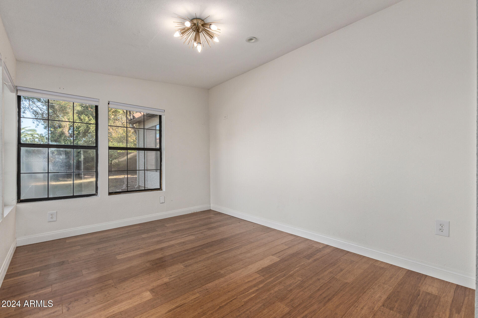 1920 E PALOMINO Drive