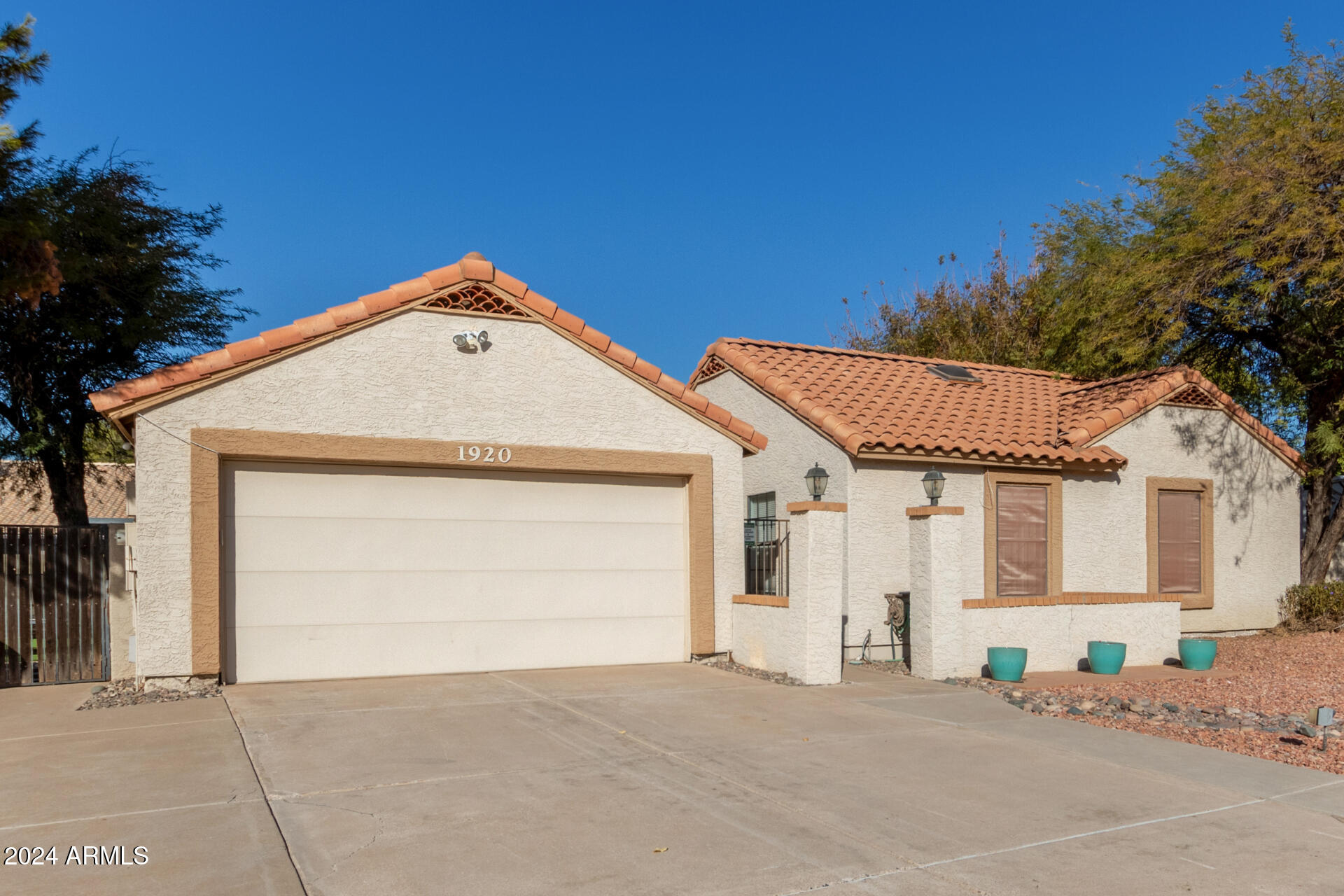 1920 E PALOMINO Drive