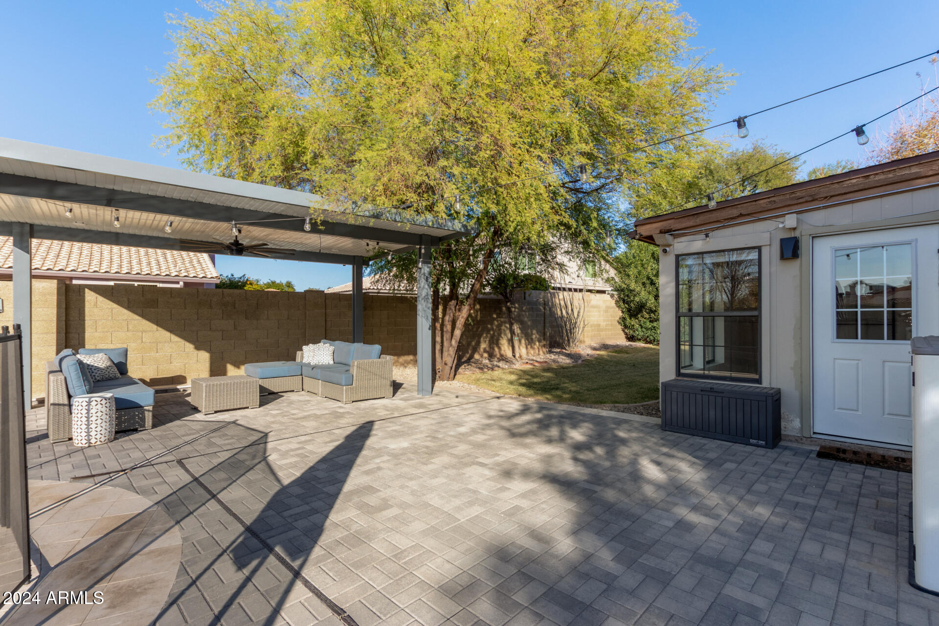 1920 E PALOMINO Drive