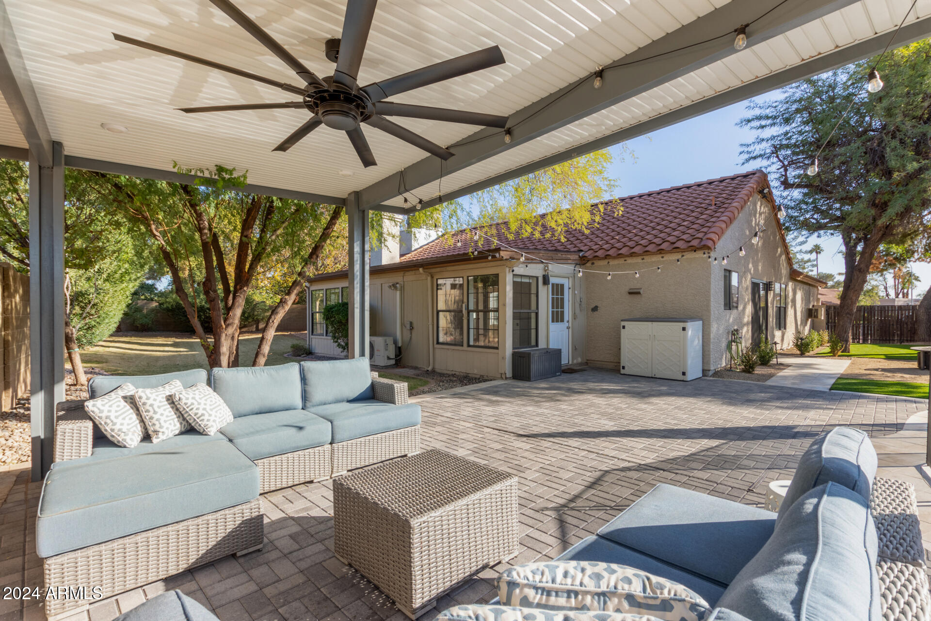 1920 E PALOMINO Drive