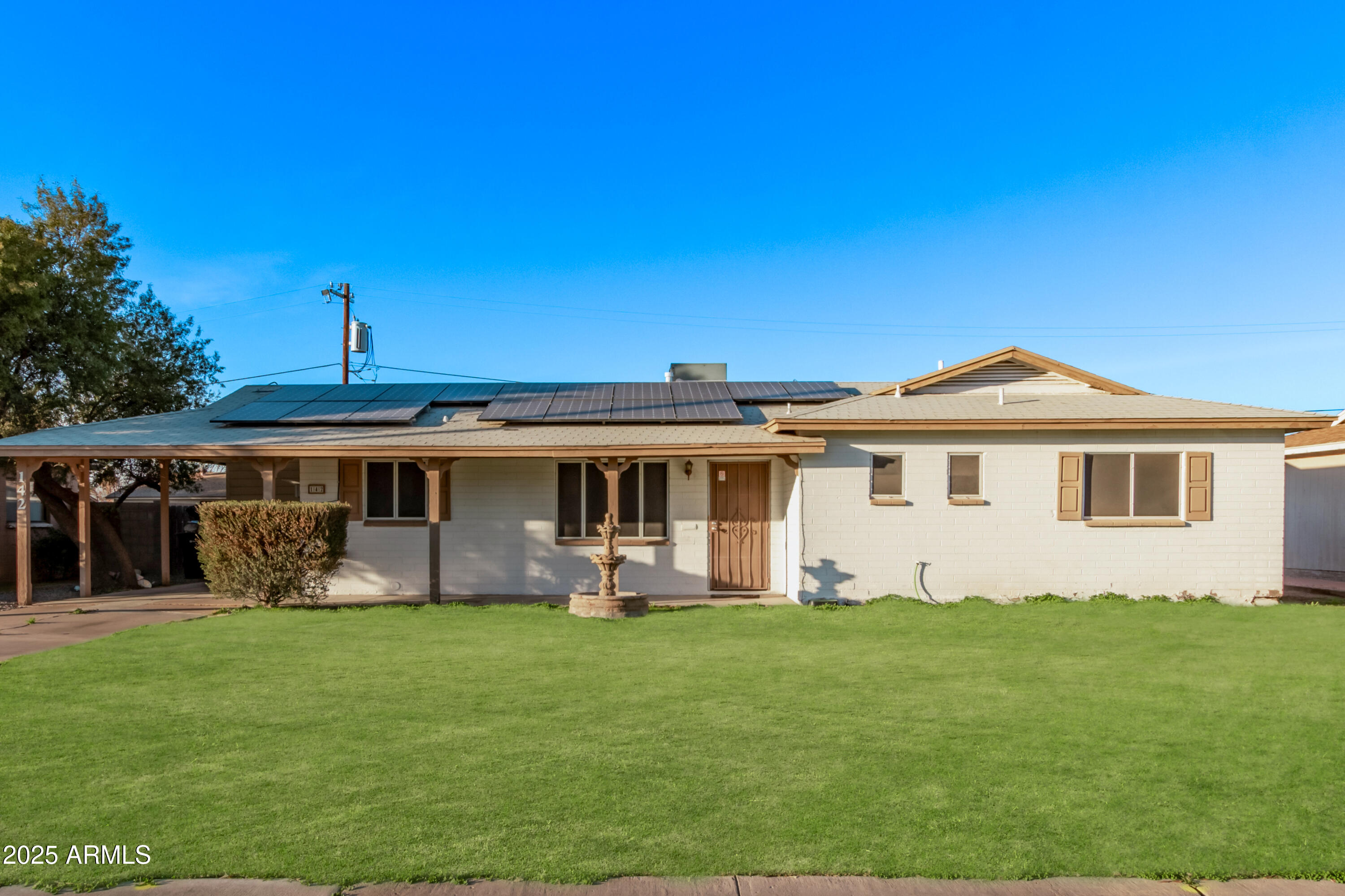 142 W IVANHOE Place