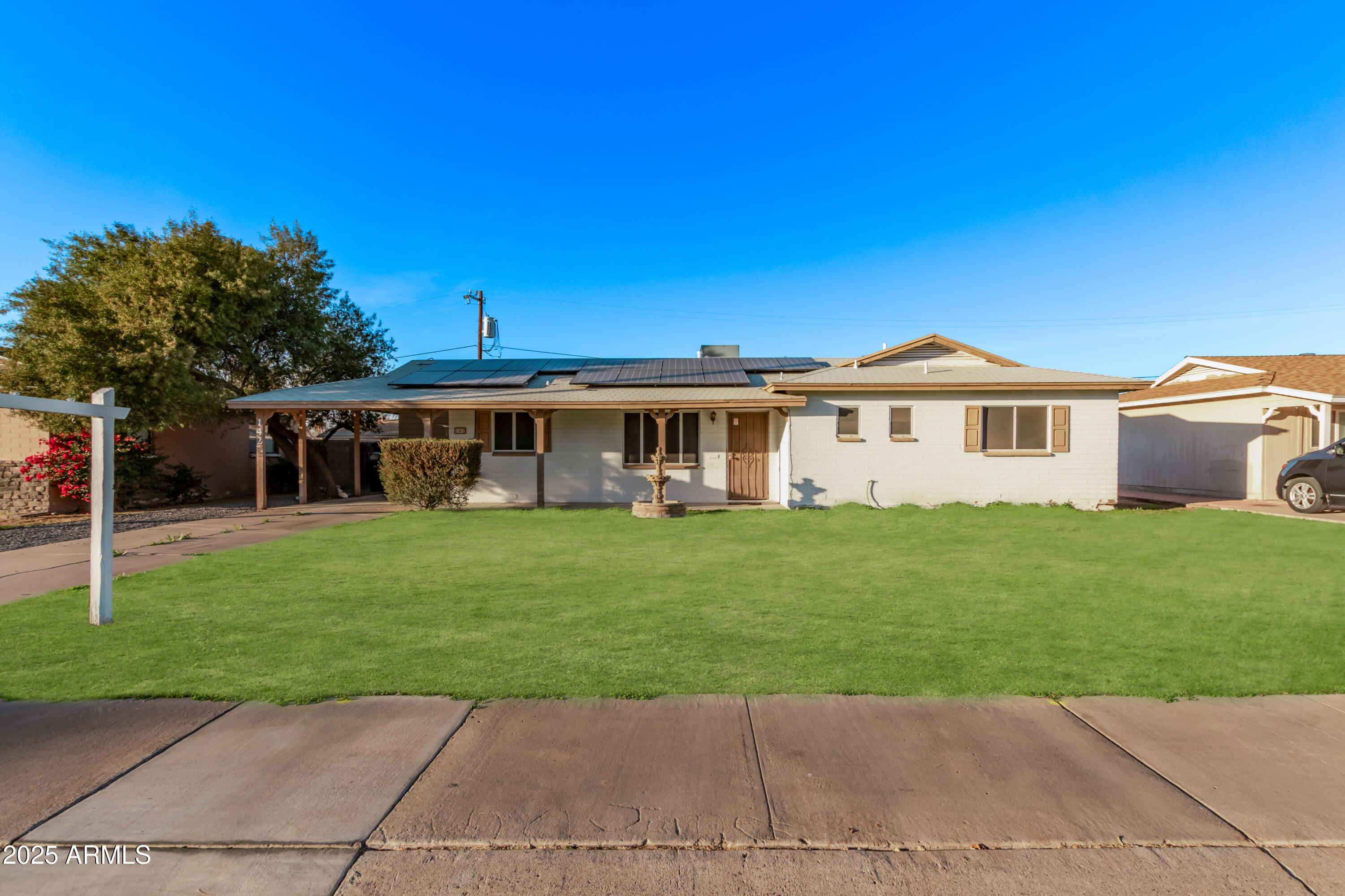 142 W IVANHOE Place