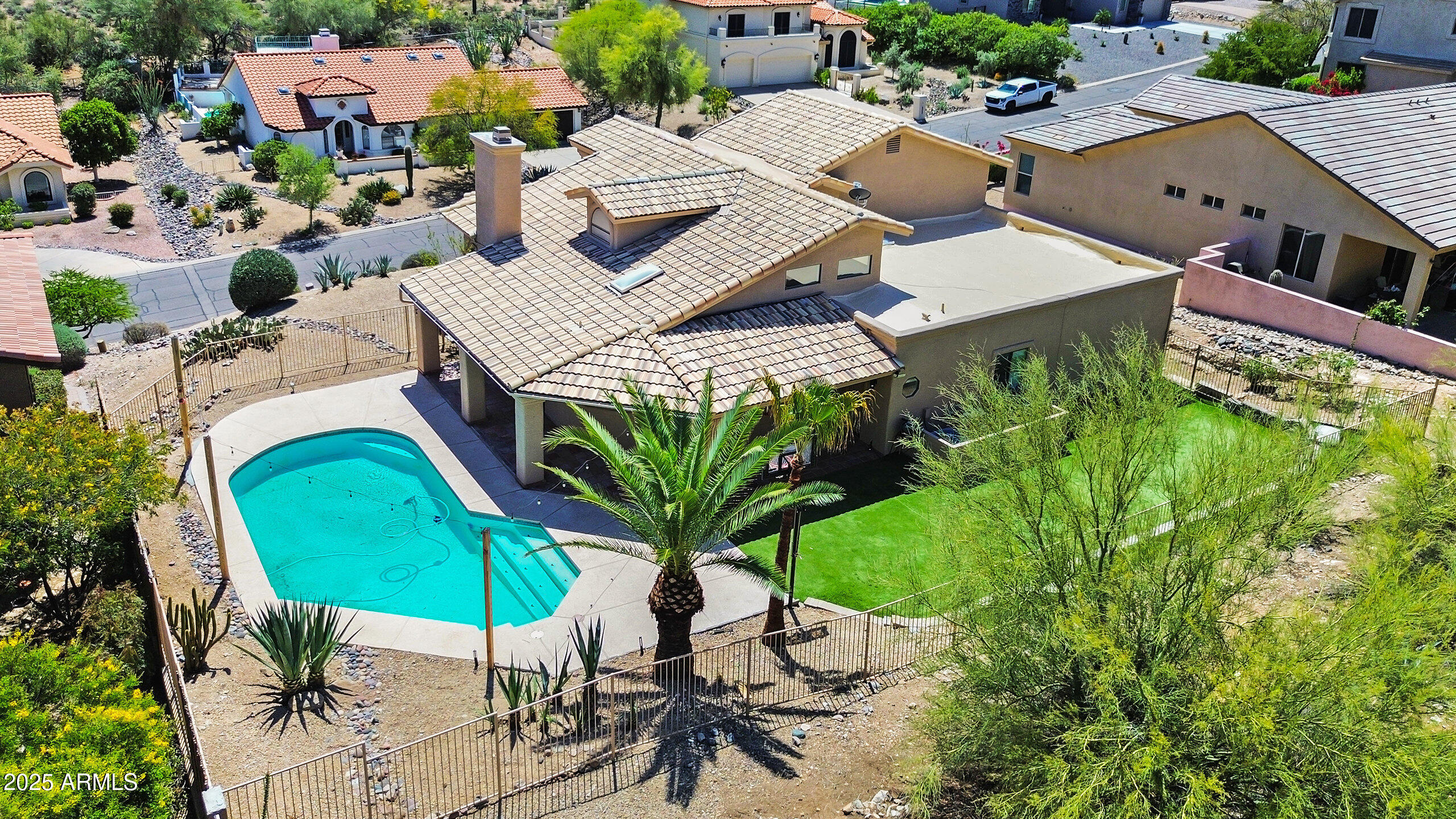 15532 E CAVERN Drive