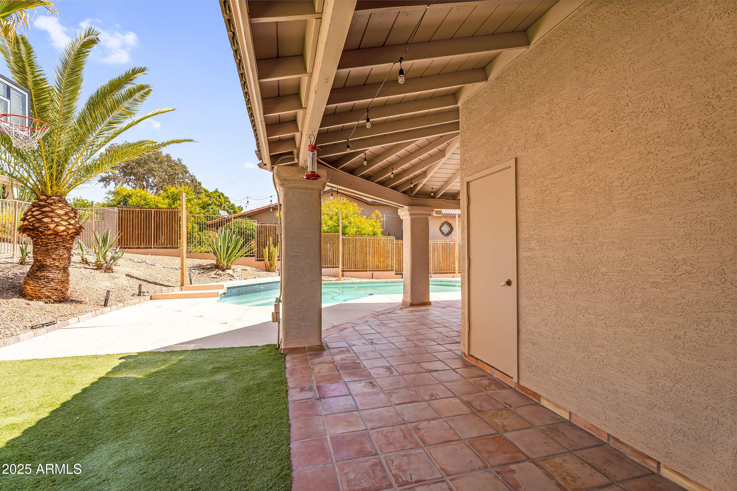15532 E CAVERN Drive
