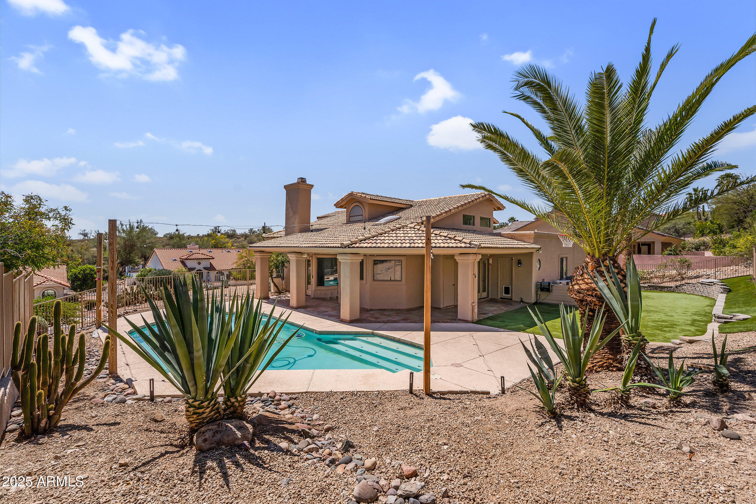 15532 E CAVERN Drive