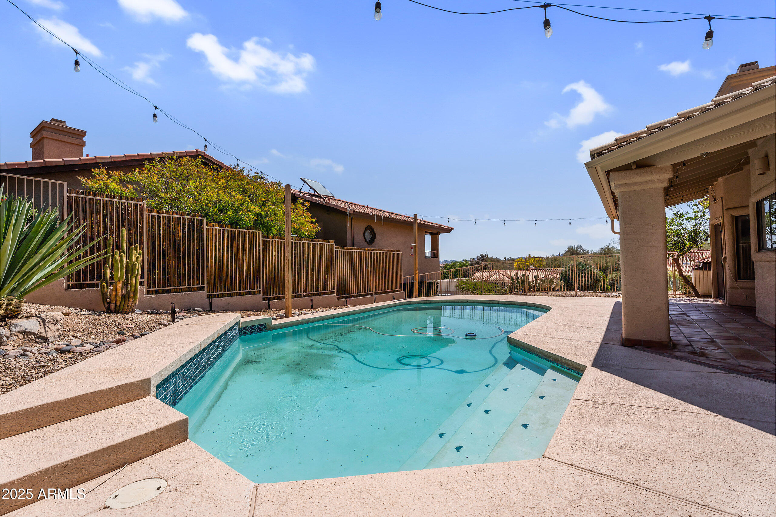 15532 E CAVERN Drive
