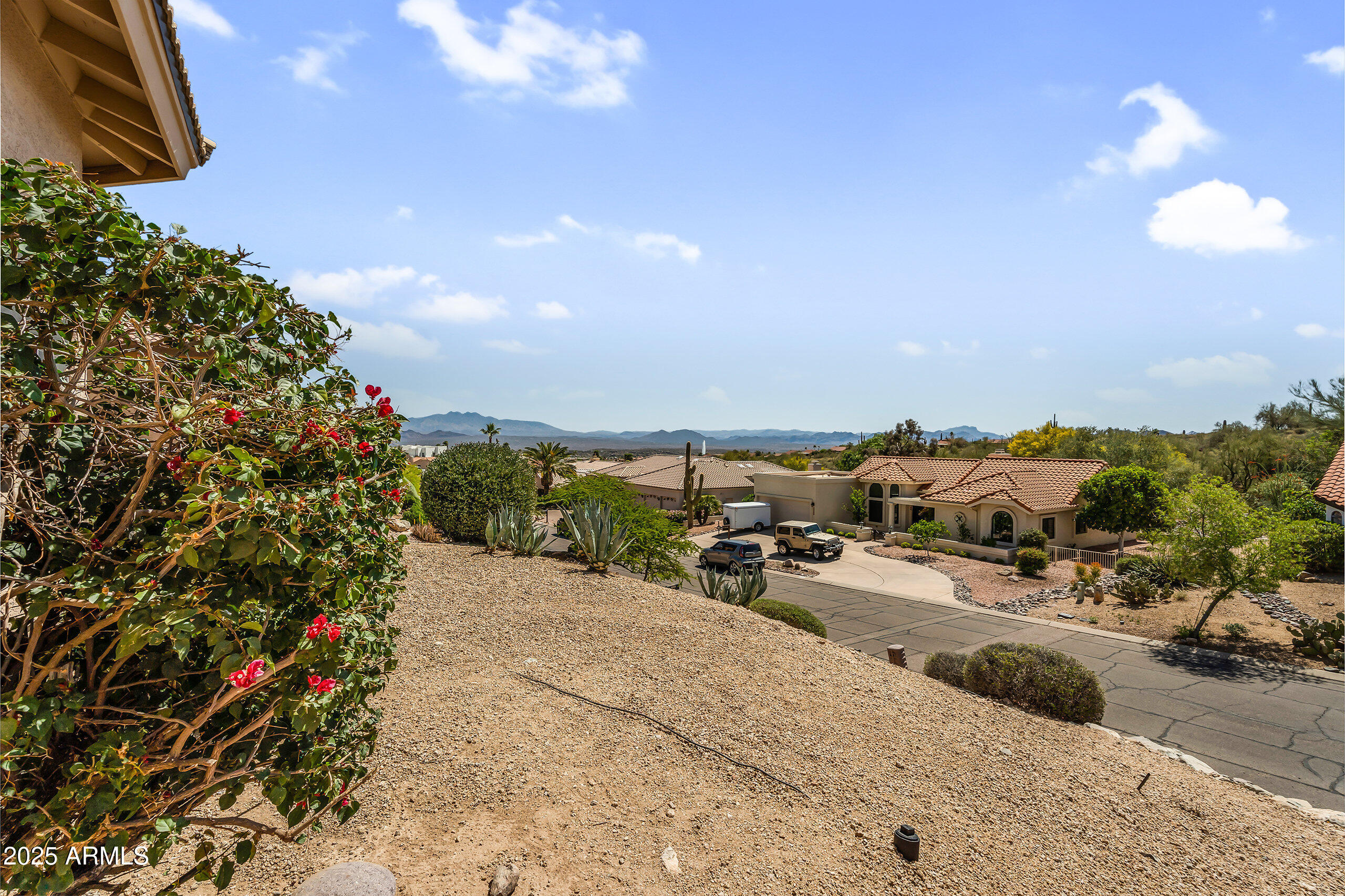 15532 E CAVERN Drive