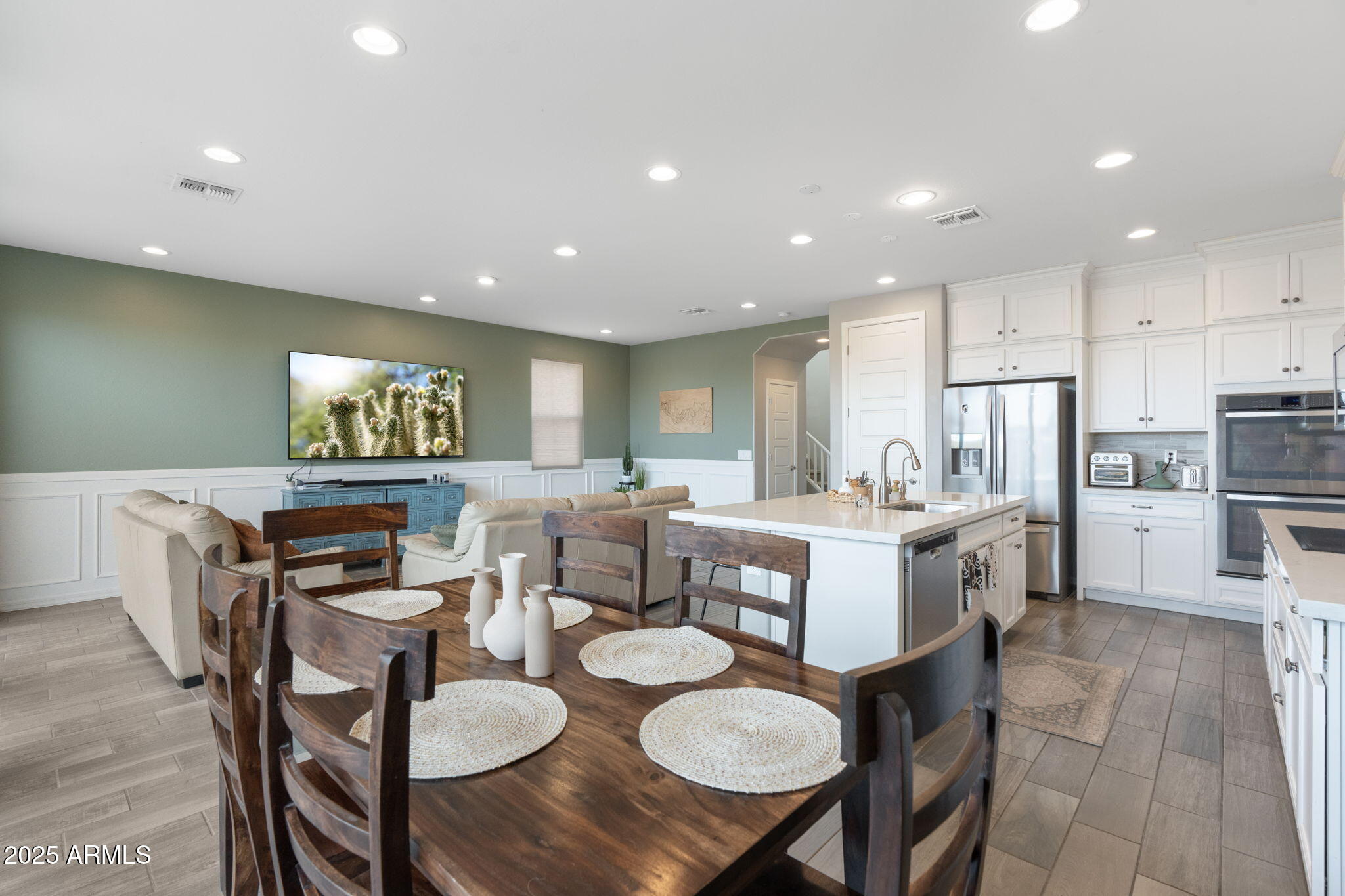 9722 E AXLE Avenue