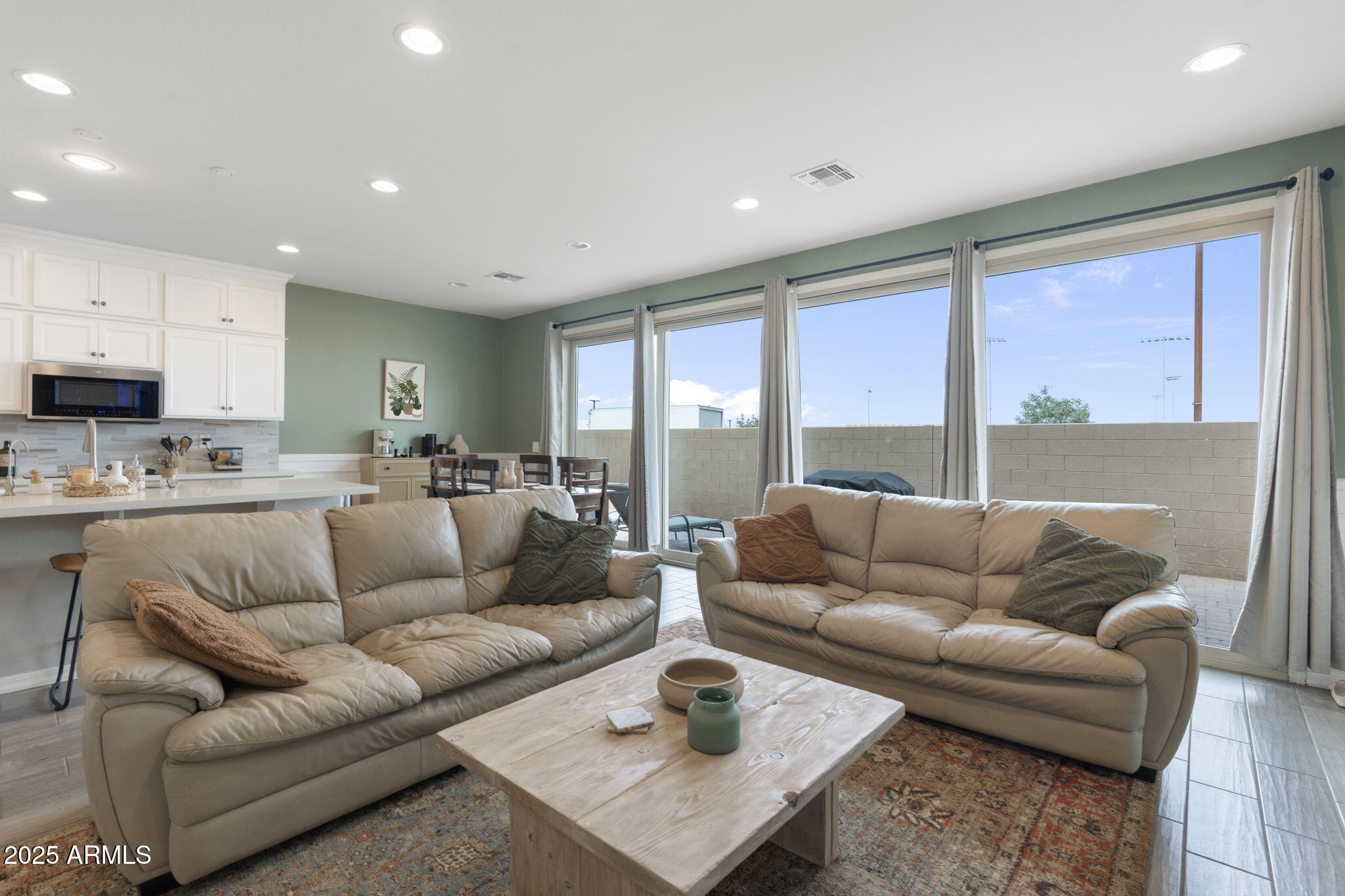 9722 E AXLE Avenue