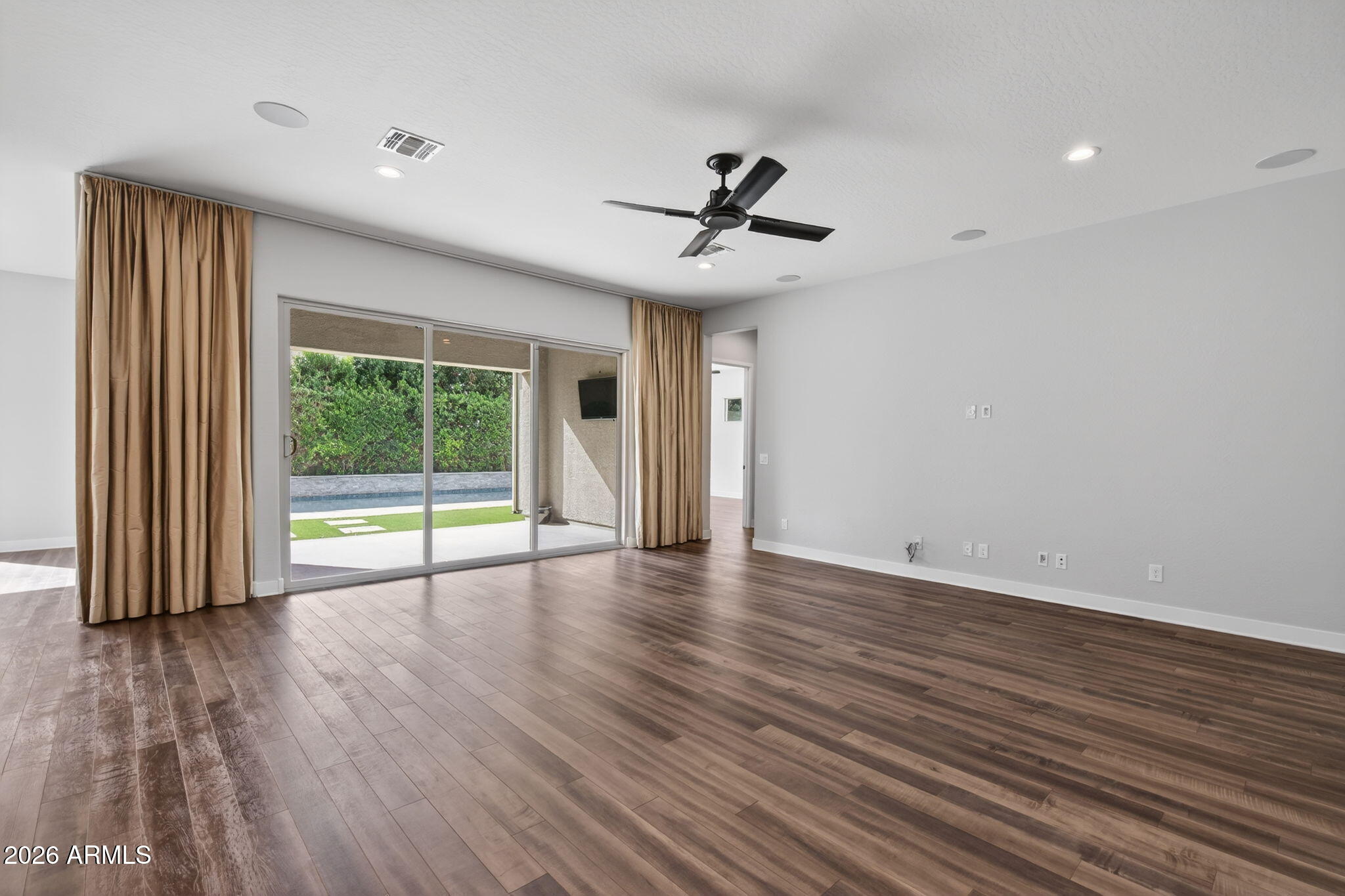 1111 E HOLLAND PARK Drive