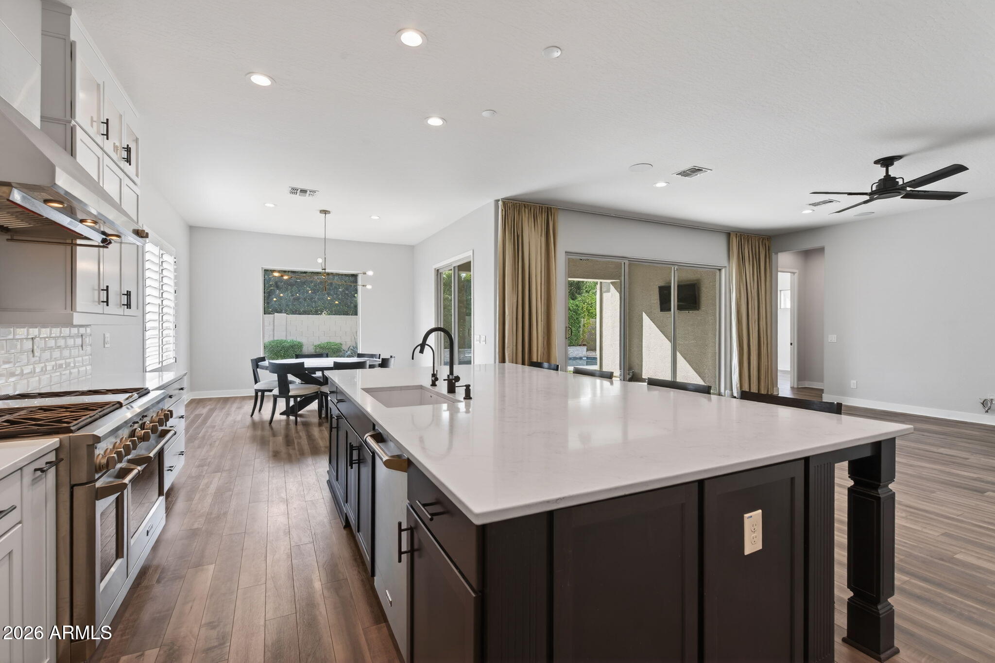 1111 E HOLLAND PARK Drive