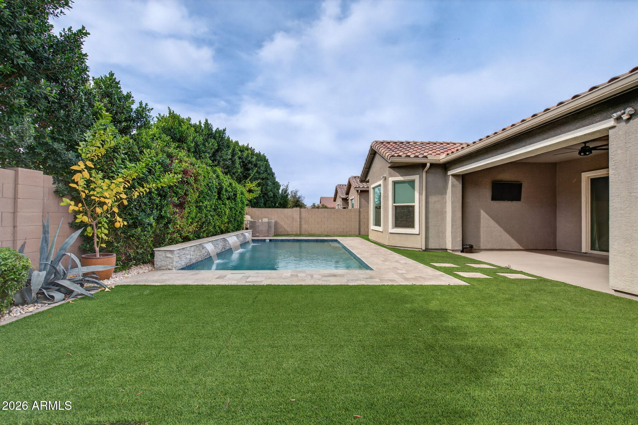 1111 E HOLLAND PARK Drive