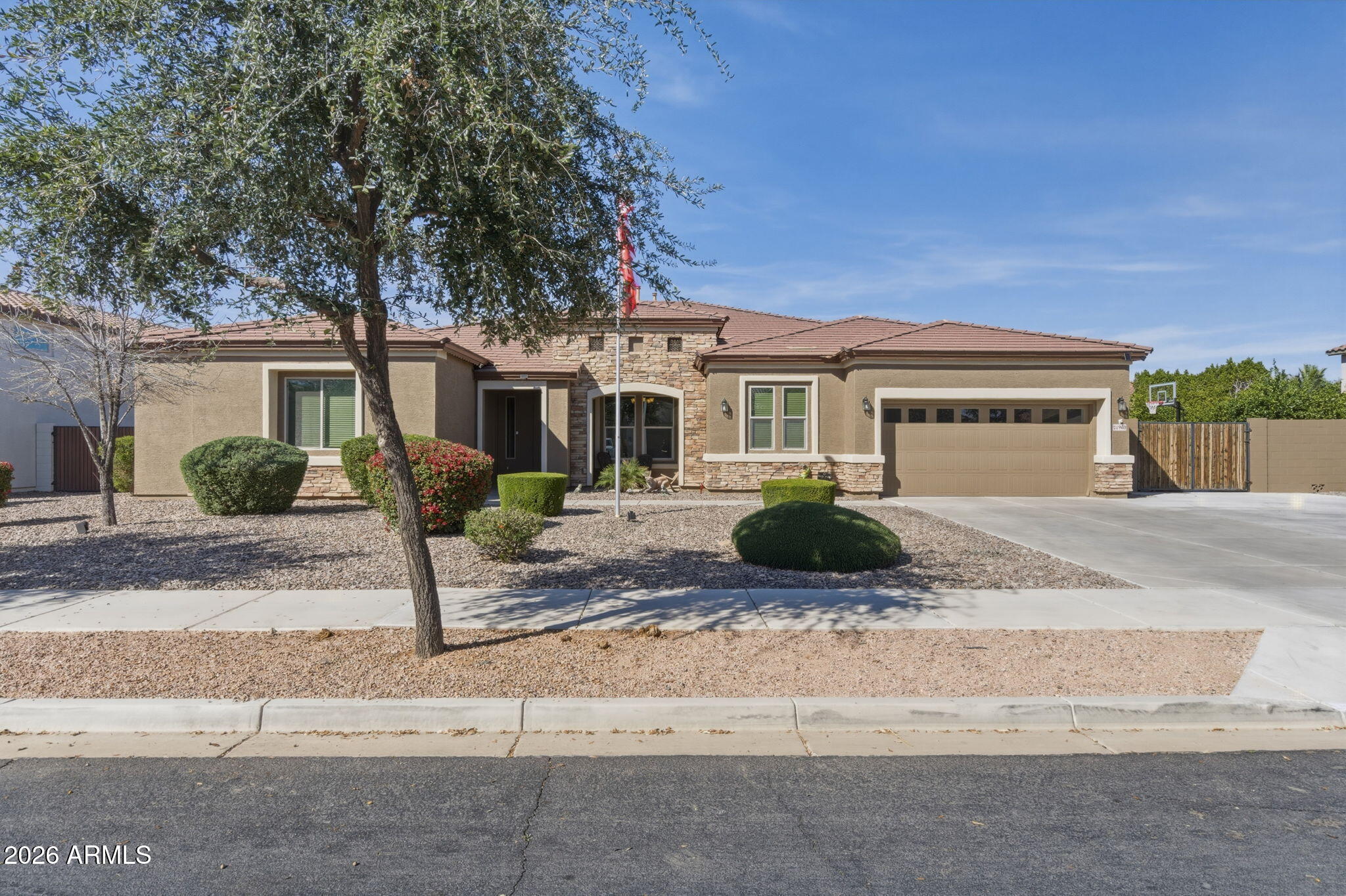 21960 E RUSSET Road