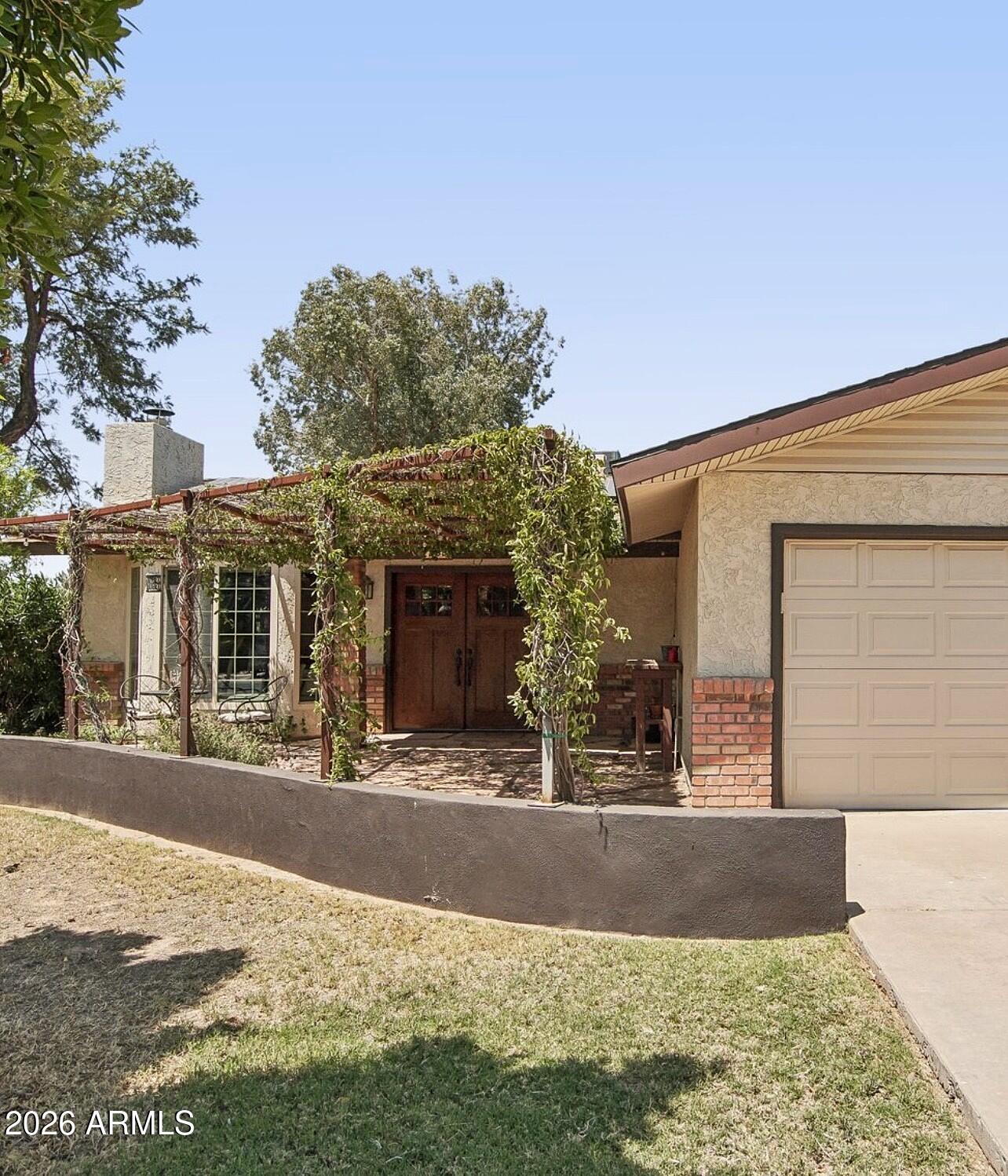 222 E SILVER CREEK Road
