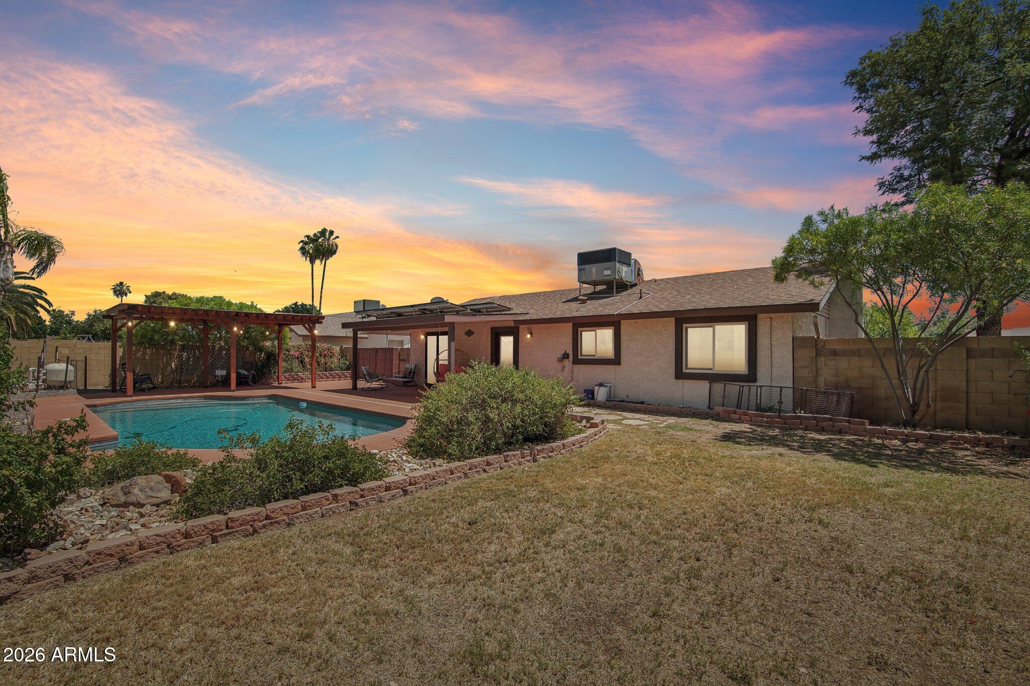 222 E SILVER CREEK Road