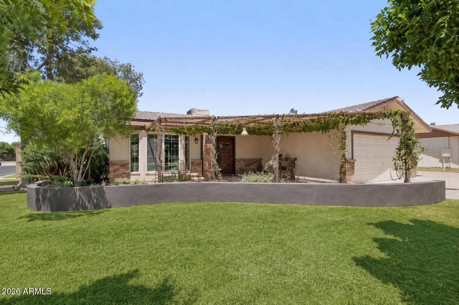 222 E SILVER CREEK Road