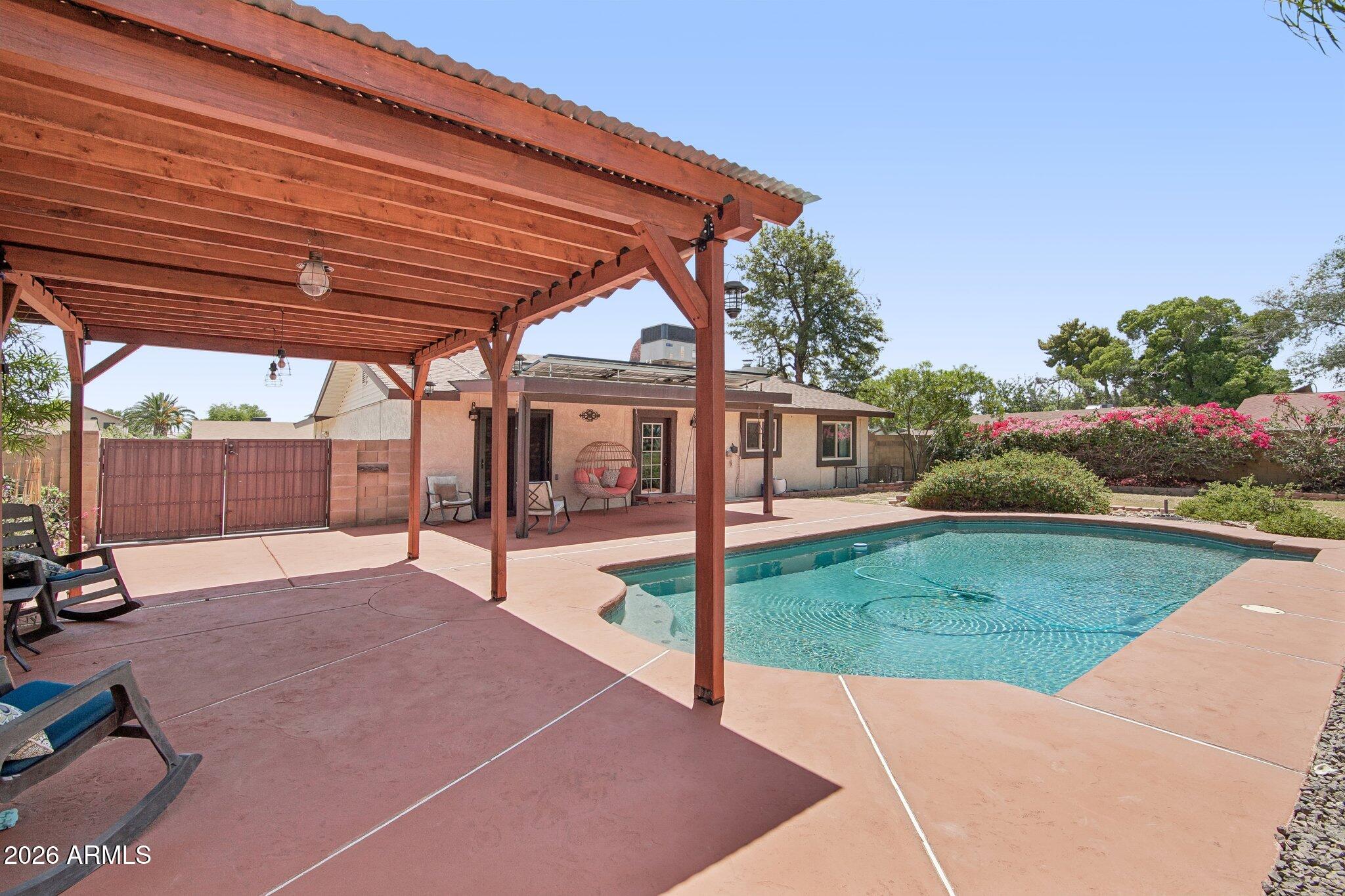 222 E SILVER CREEK Road