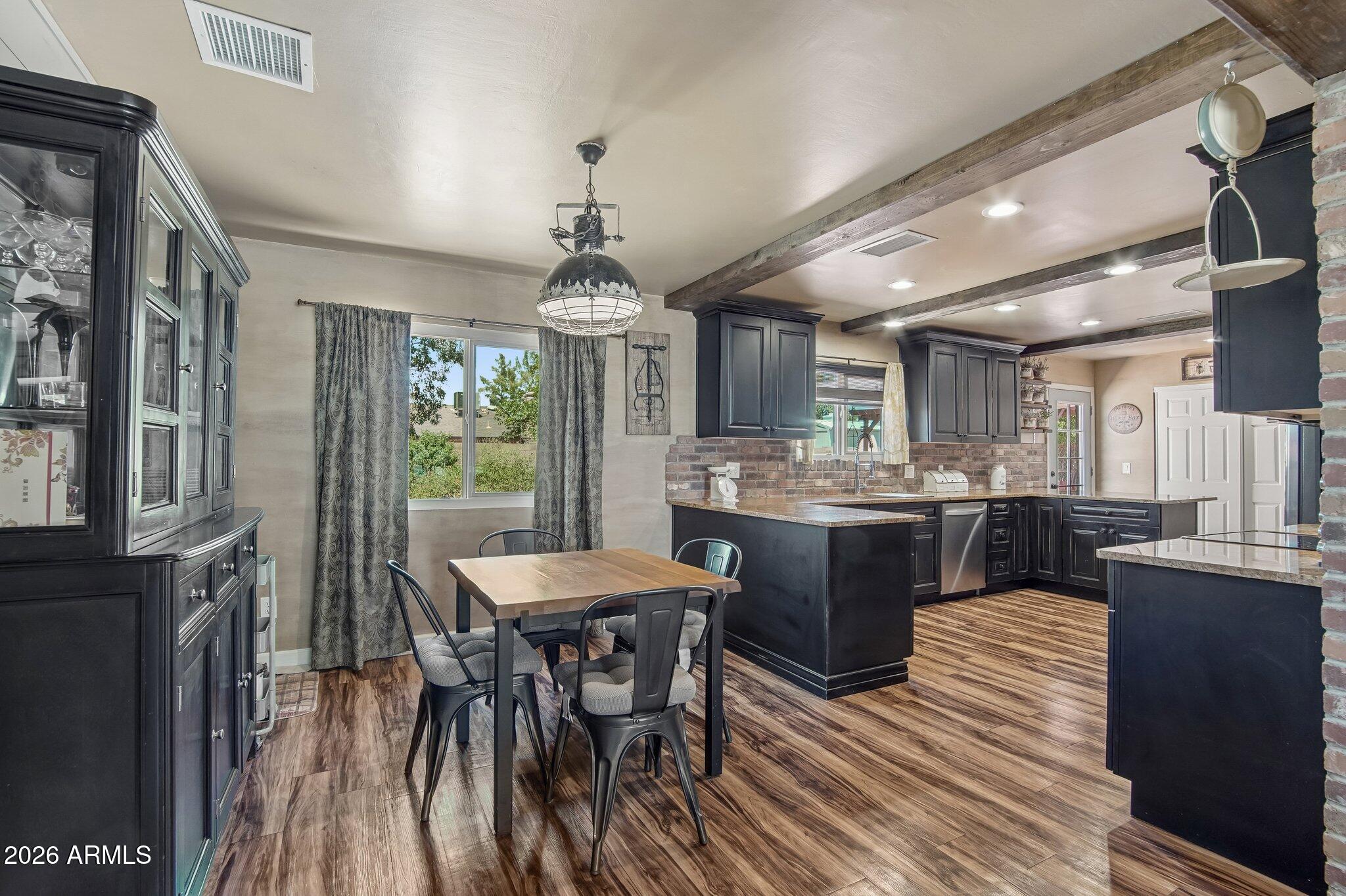 222 E SILVER CREEK Road