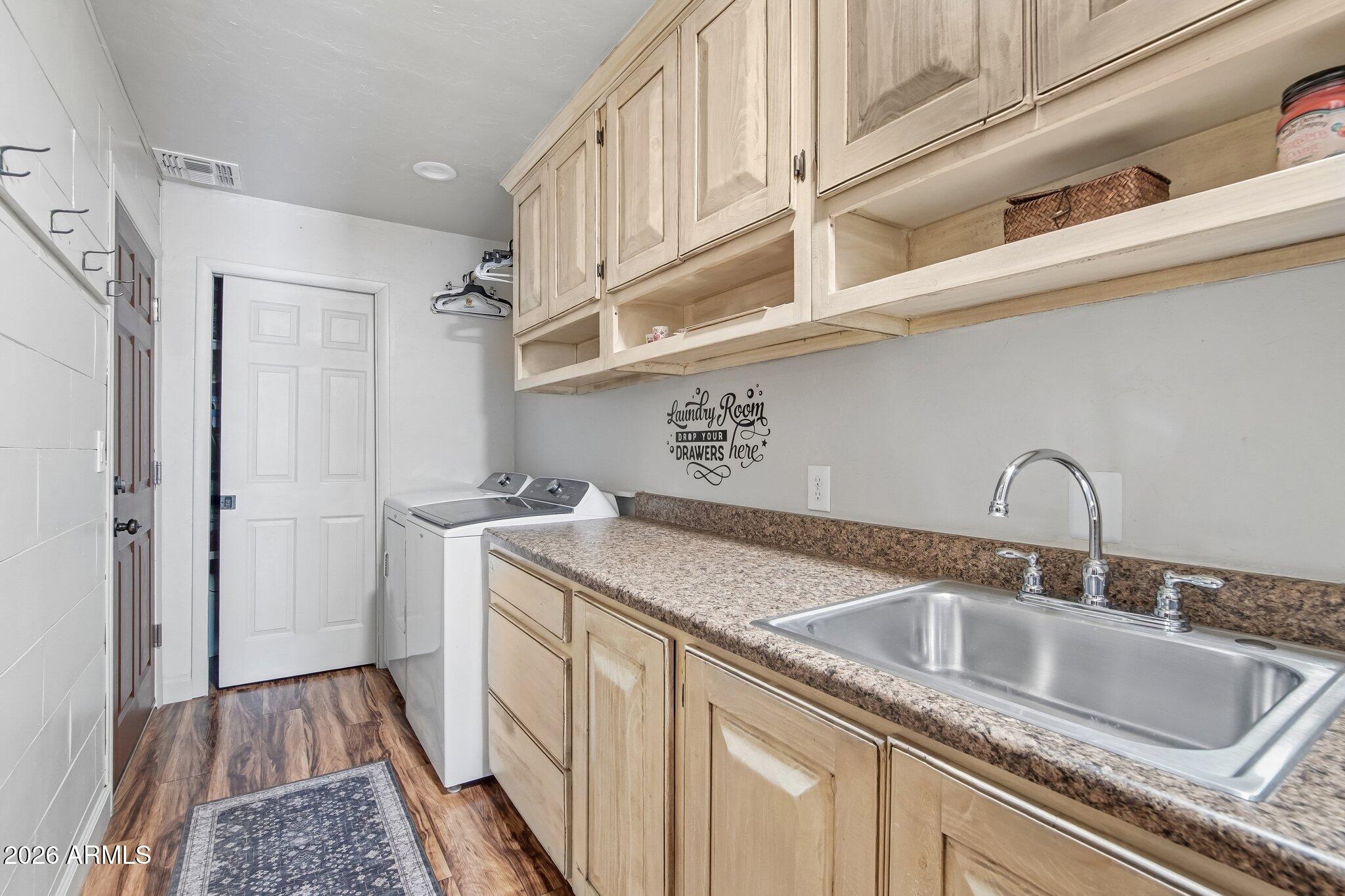 222 E SILVER CREEK Road