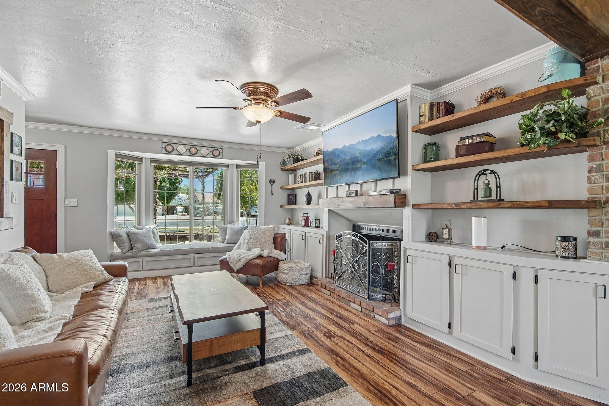 222 E SILVER CREEK Road