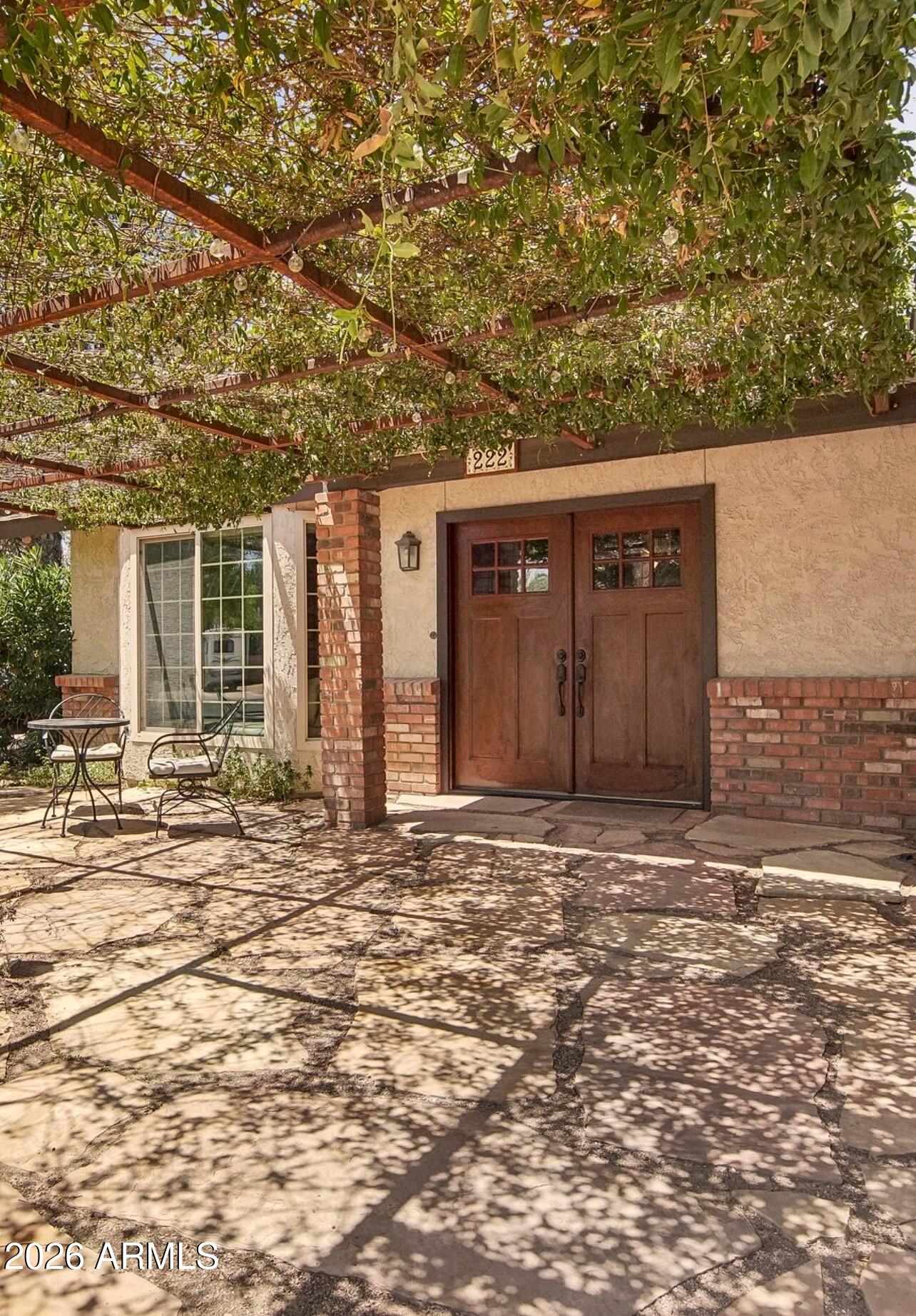 222 E SILVER CREEK Road