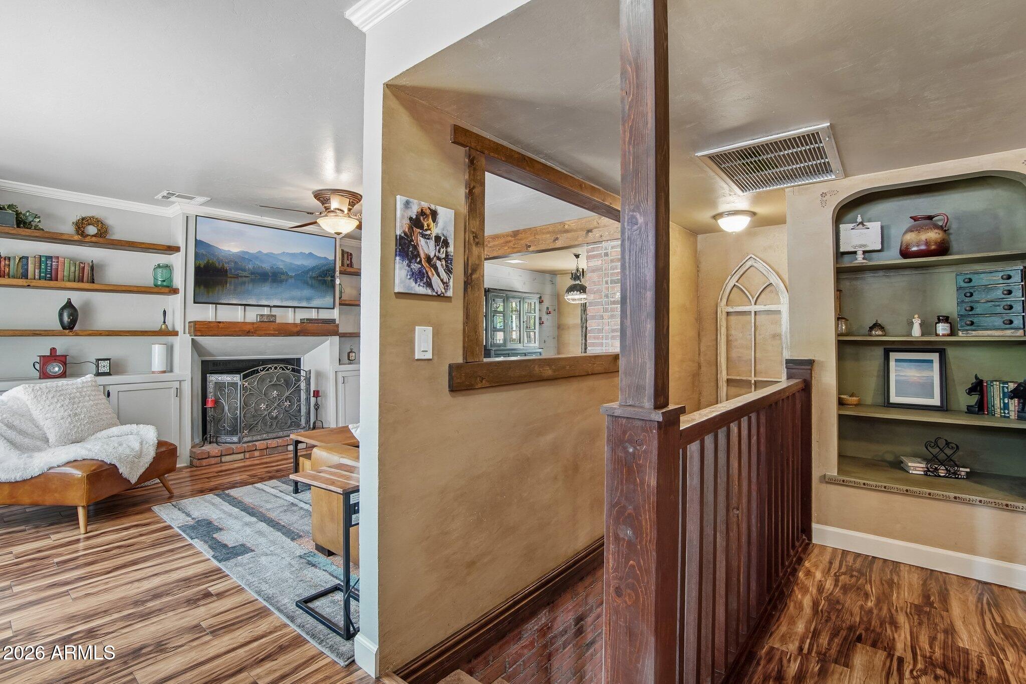222 E SILVER CREEK Road