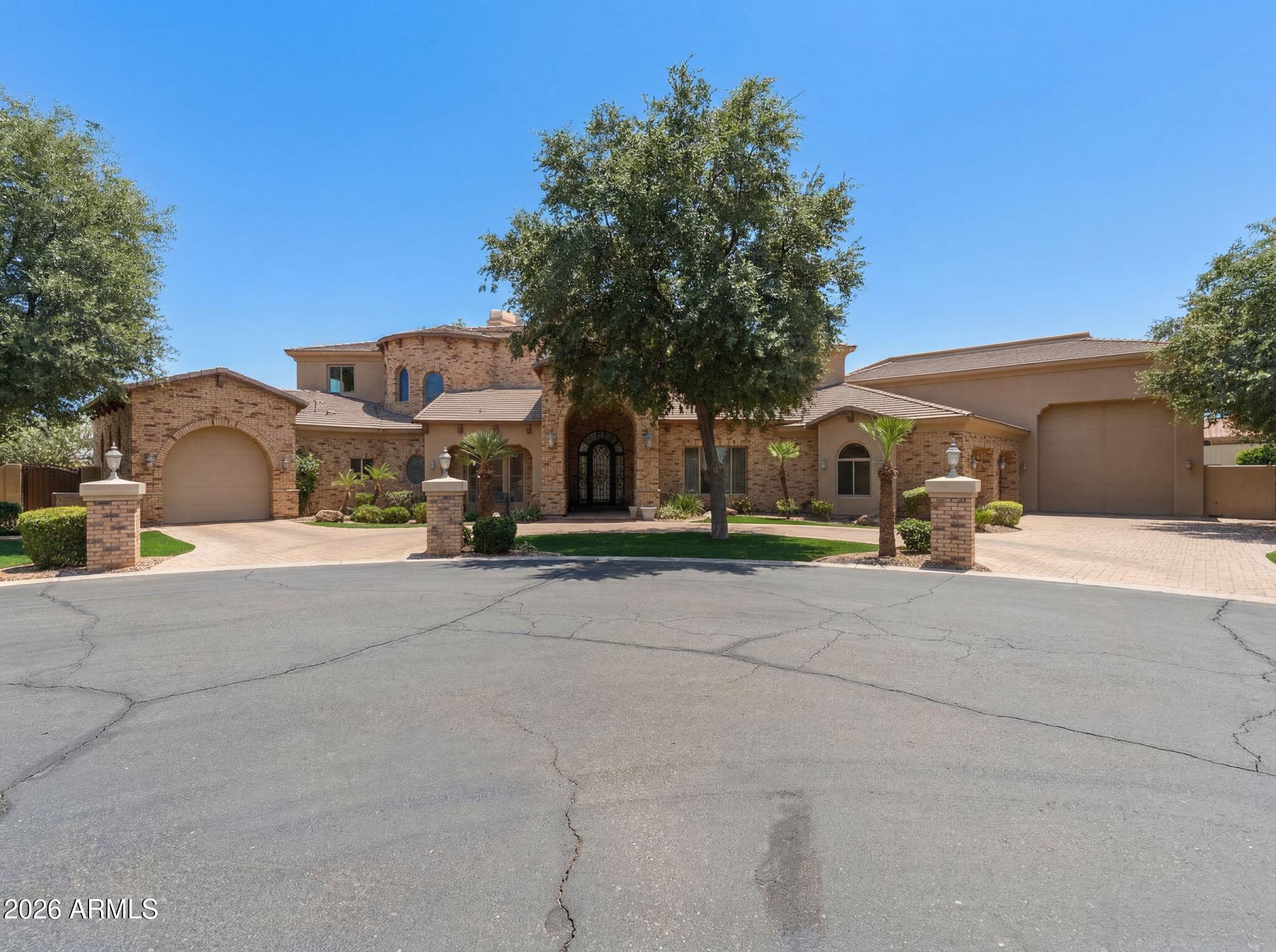 4255 W LINDBERGH Way