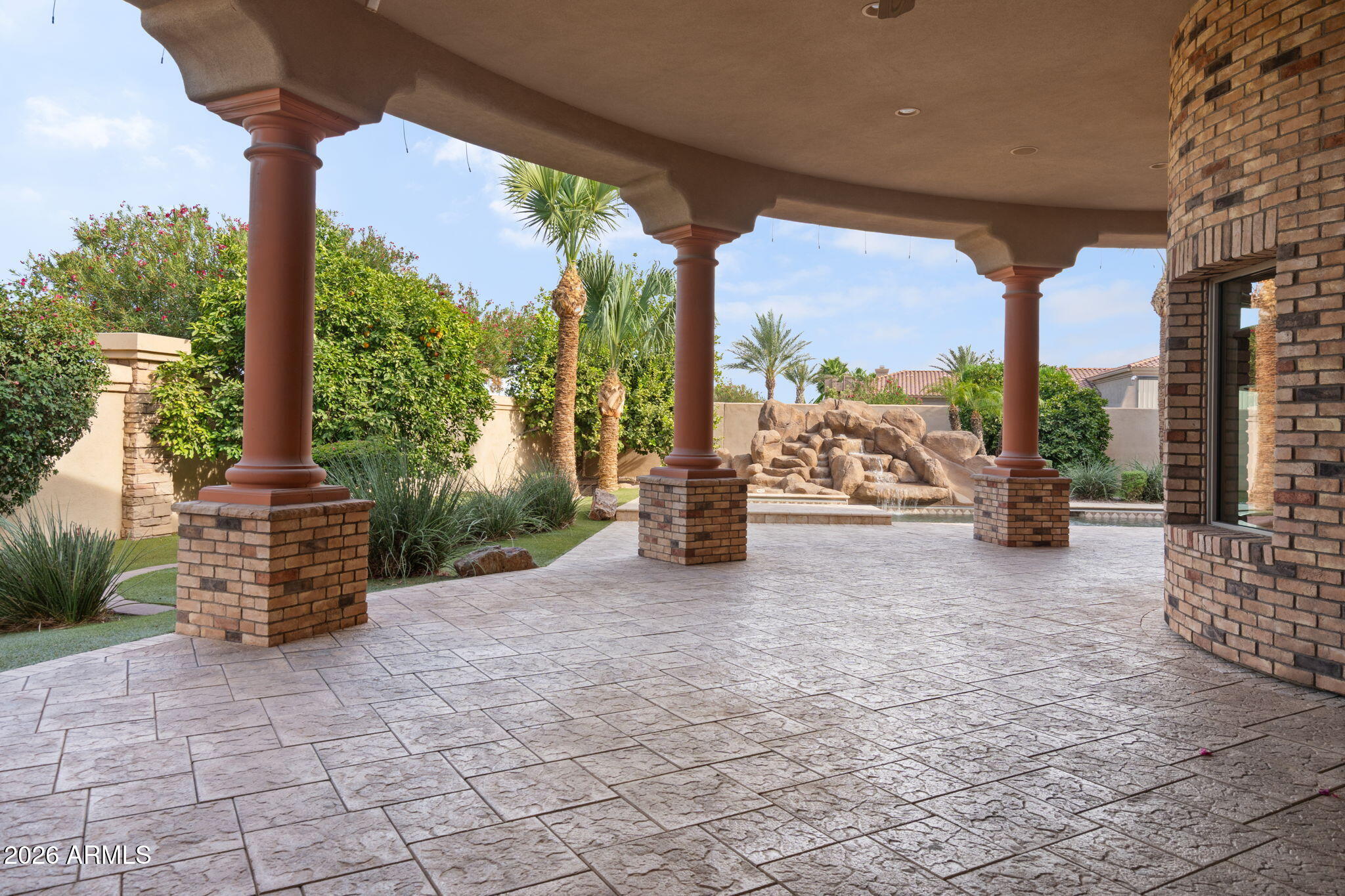 4255 W LINDBERGH Way
