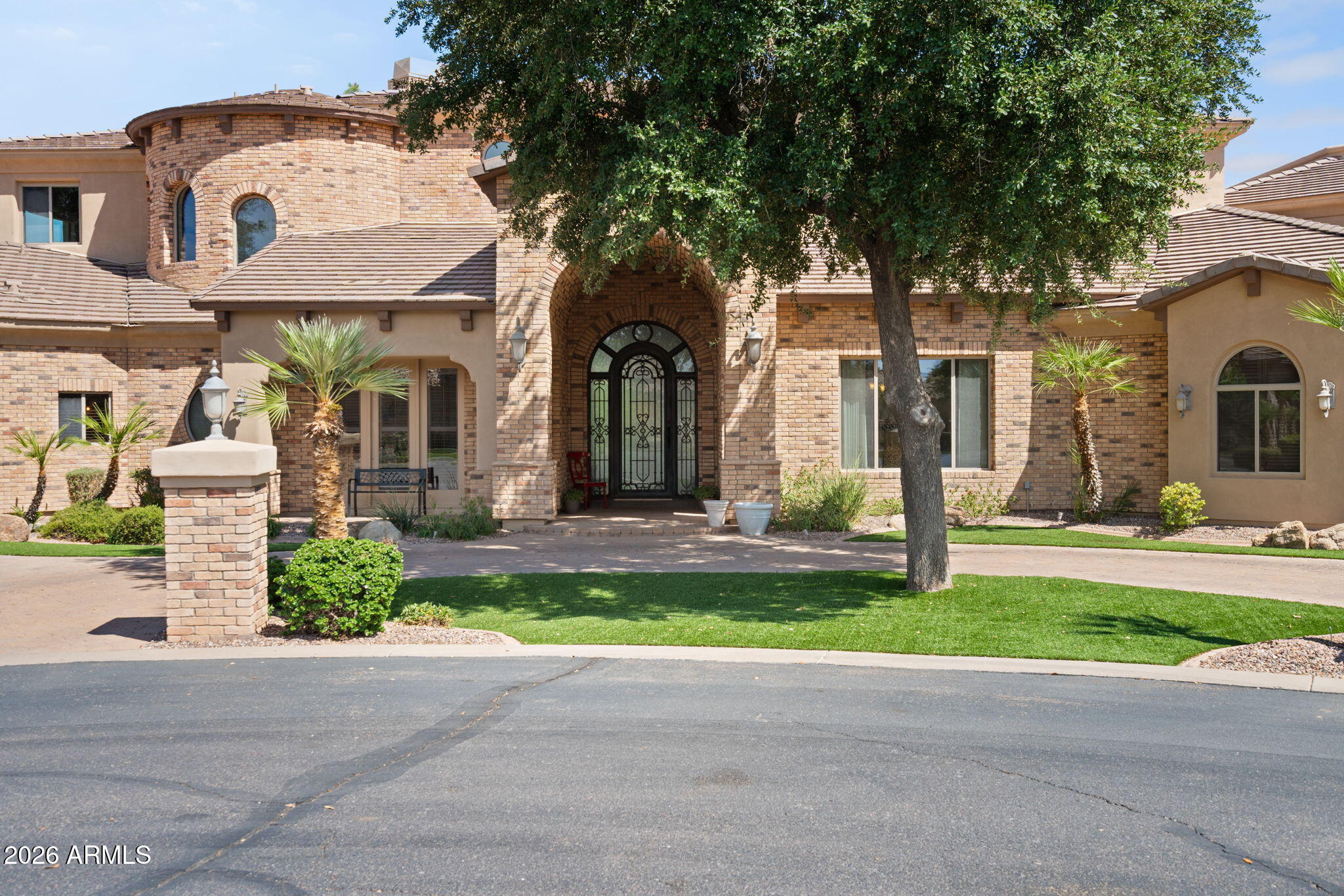 4255 W LINDBERGH Way