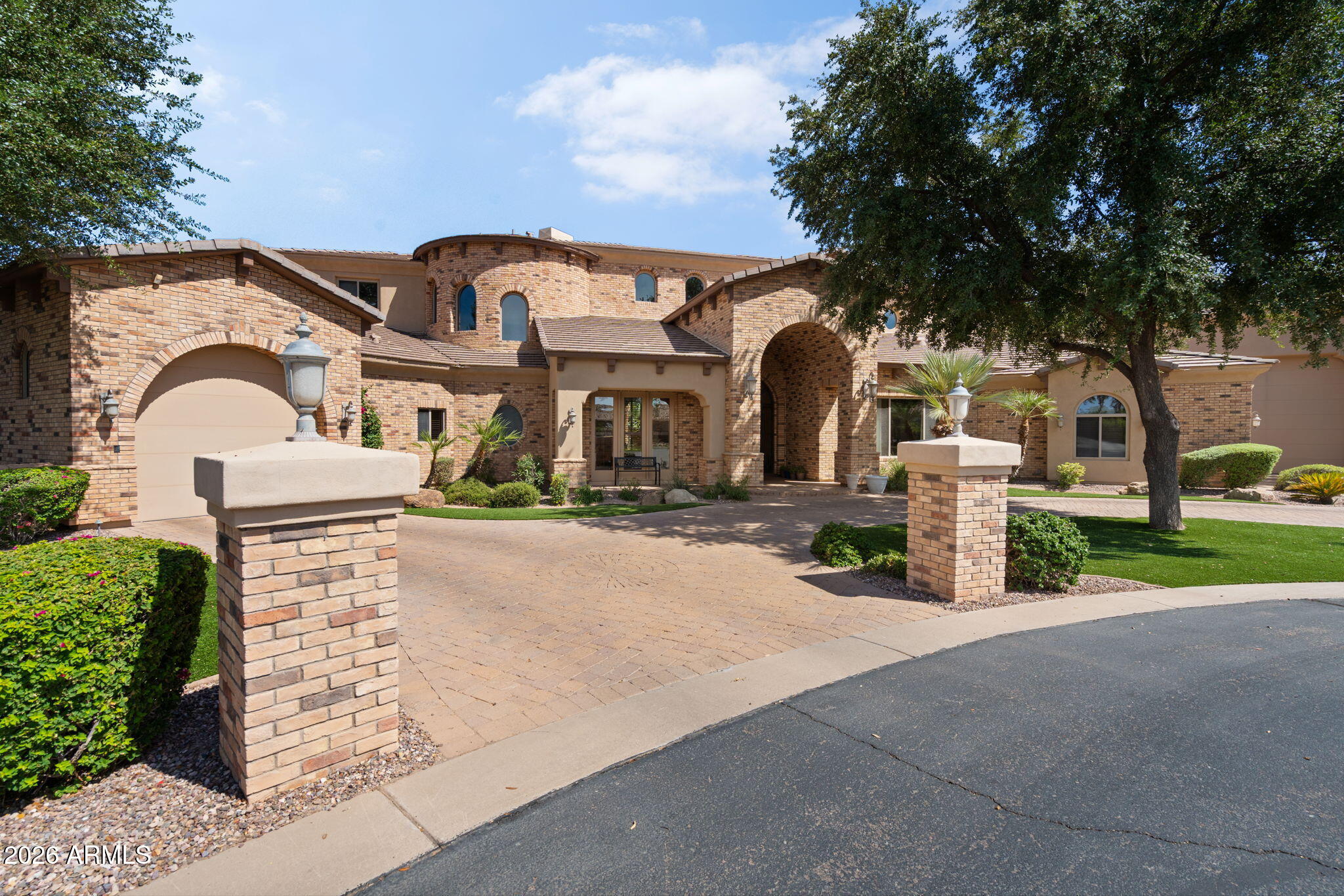 4255 W LINDBERGH Way