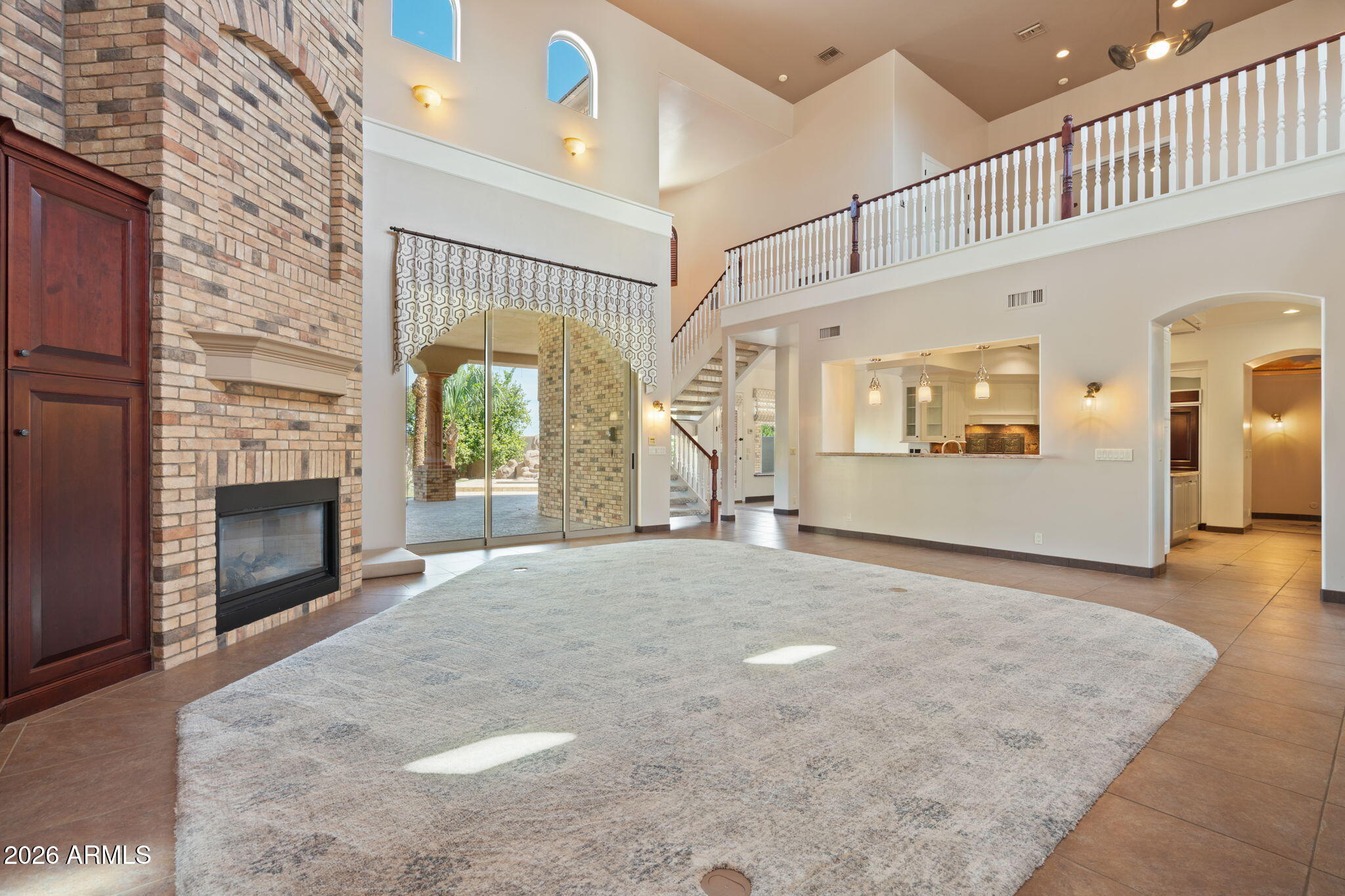 4255 W LINDBERGH Way
