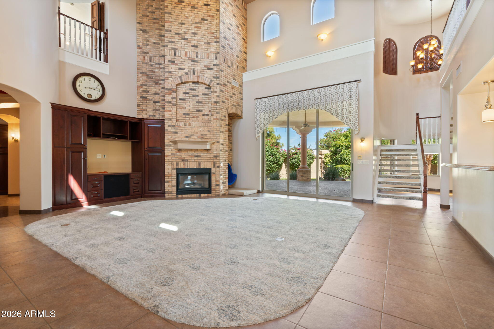 4255 W LINDBERGH Way