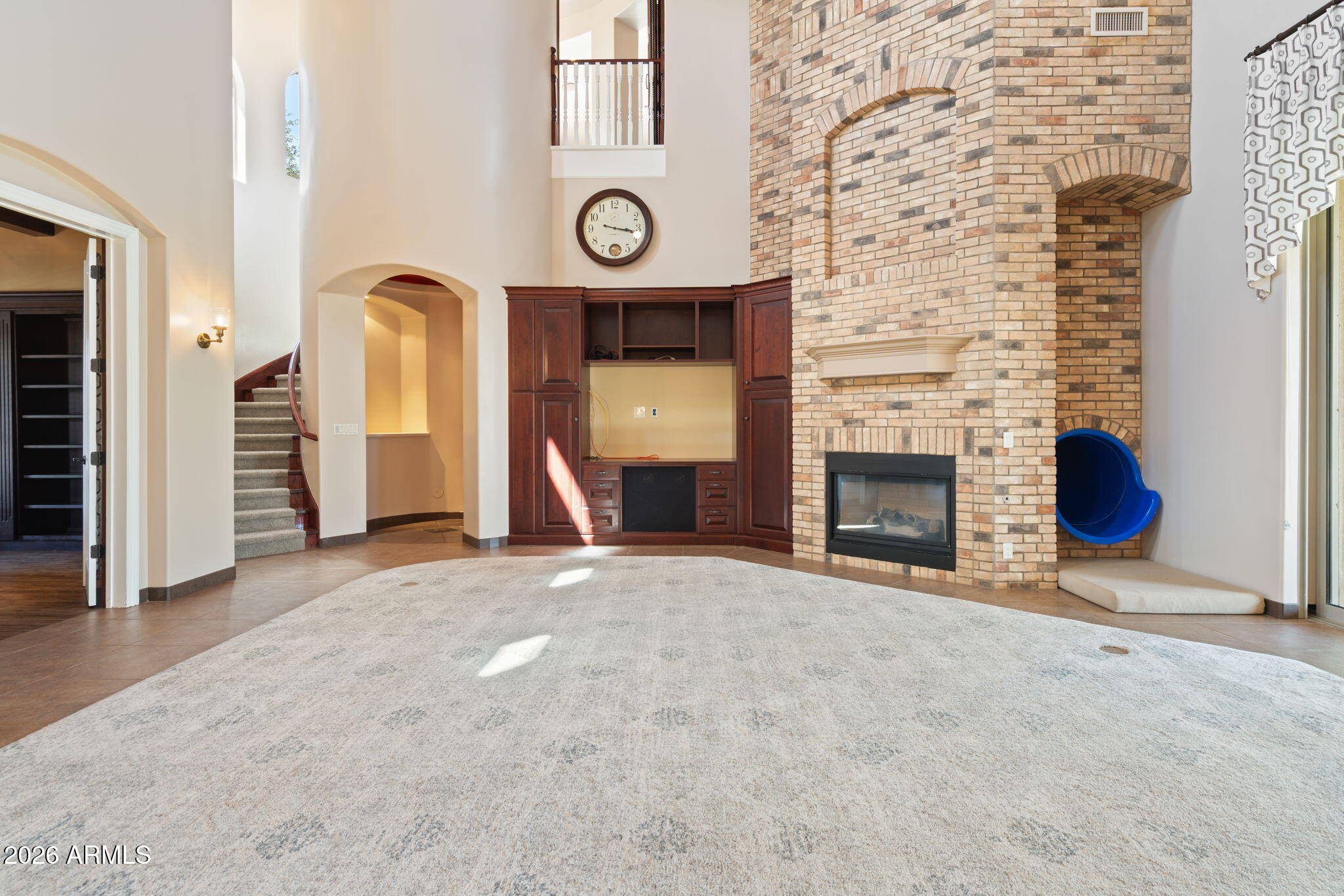 4255 W LINDBERGH Way